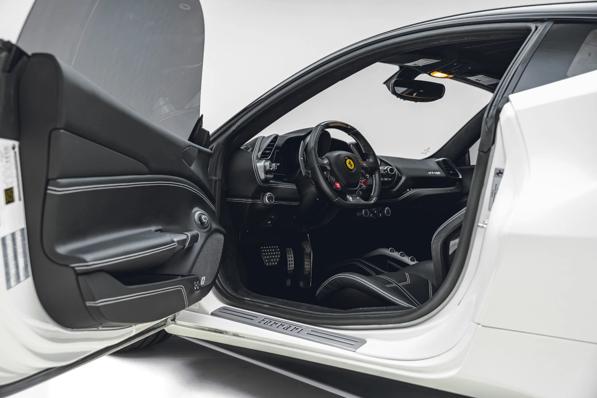mph031_3495719913_Used_2018_Ferrari_488_GTB_1781823530_db0b5ecfd2