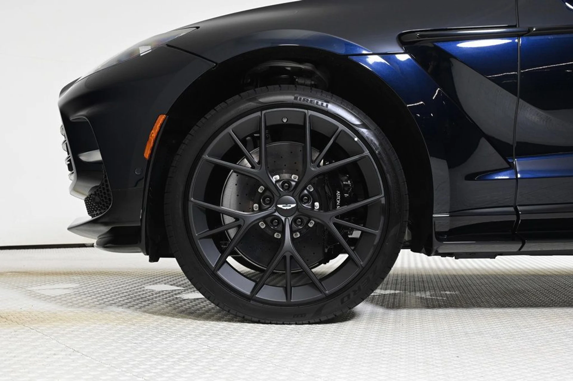 mph031_3498591980_new_2025_aston_martin_dbx_707awd_11350_22933644_31_1024_b43473dd6a