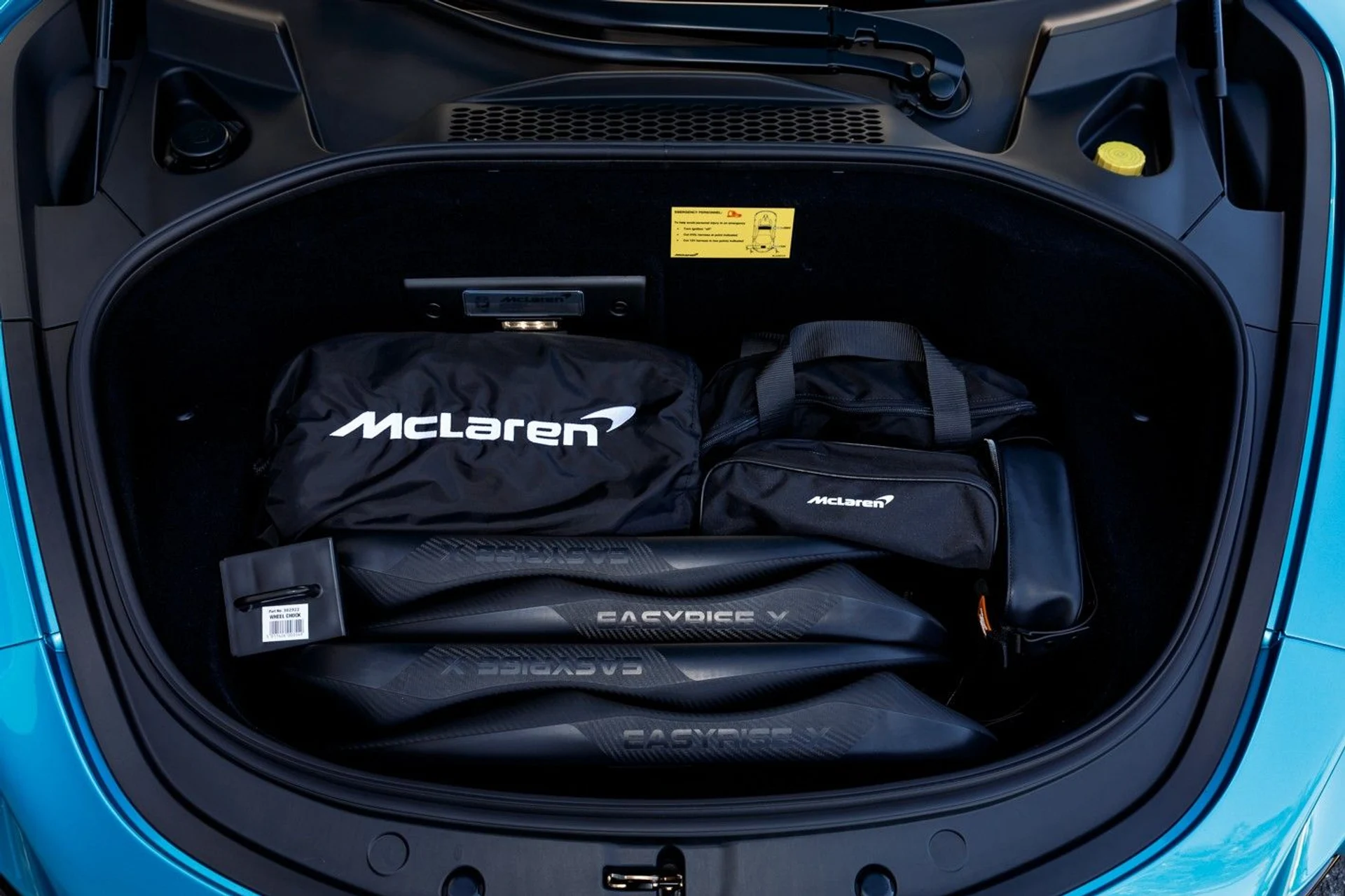 mph031_3499692248_602_p32_l_50ab4e3f38