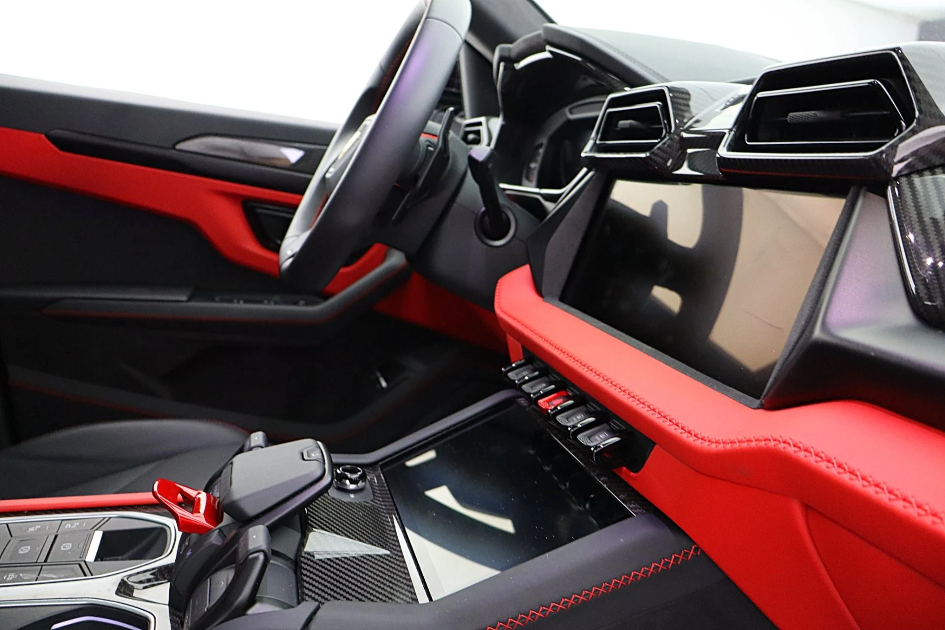 mph031_3502968100_Used_2025_Lamborghini_Urus_SELEASE_OPTIONS_AVAILABLE_6c4b99611f
