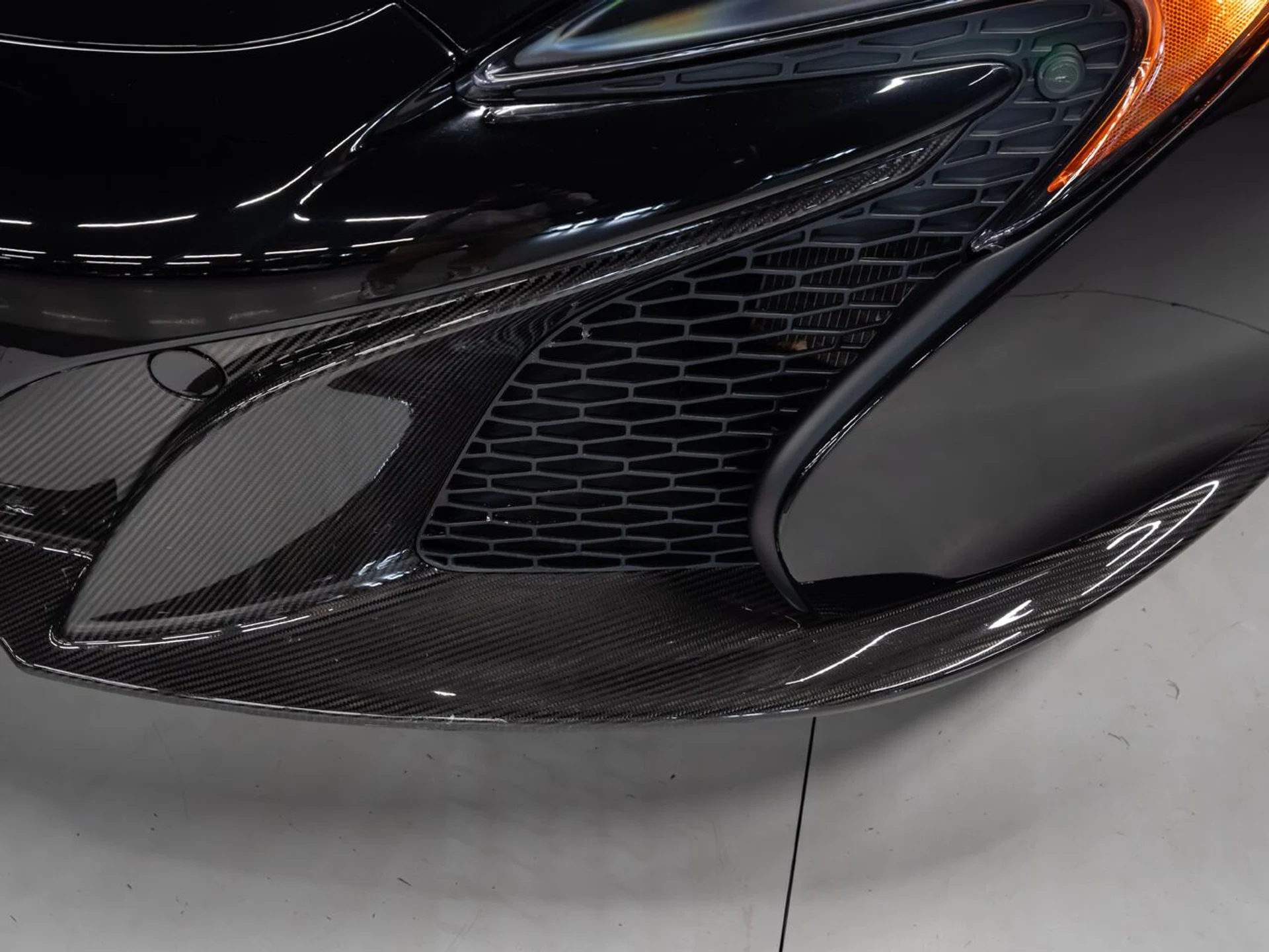 mph031_3502998472_mclaren_650s_2015_655aa57d1a