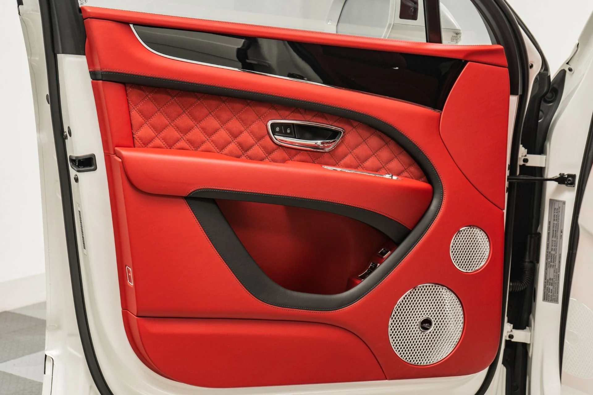 mph031_3503492581_Used_2021_Bentley_Bentayga_Speed_Blackline_Specification_Four_Seat_Comfort_Specification_1755702398_c11716984f