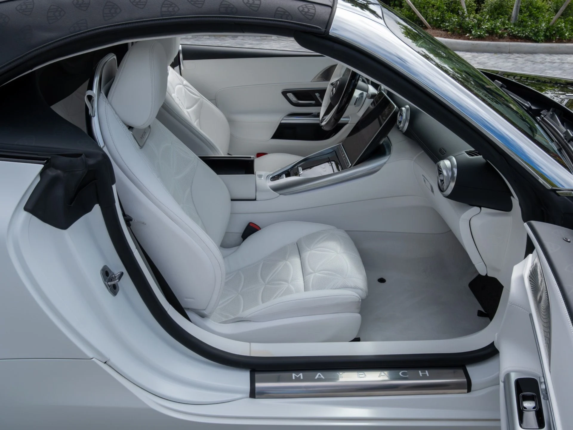 mph031_3504047673_Used_2026_Mercedes_Benz_SL_Maybach_SL_680_Monogram_Series_1775231659_a18e34ef84