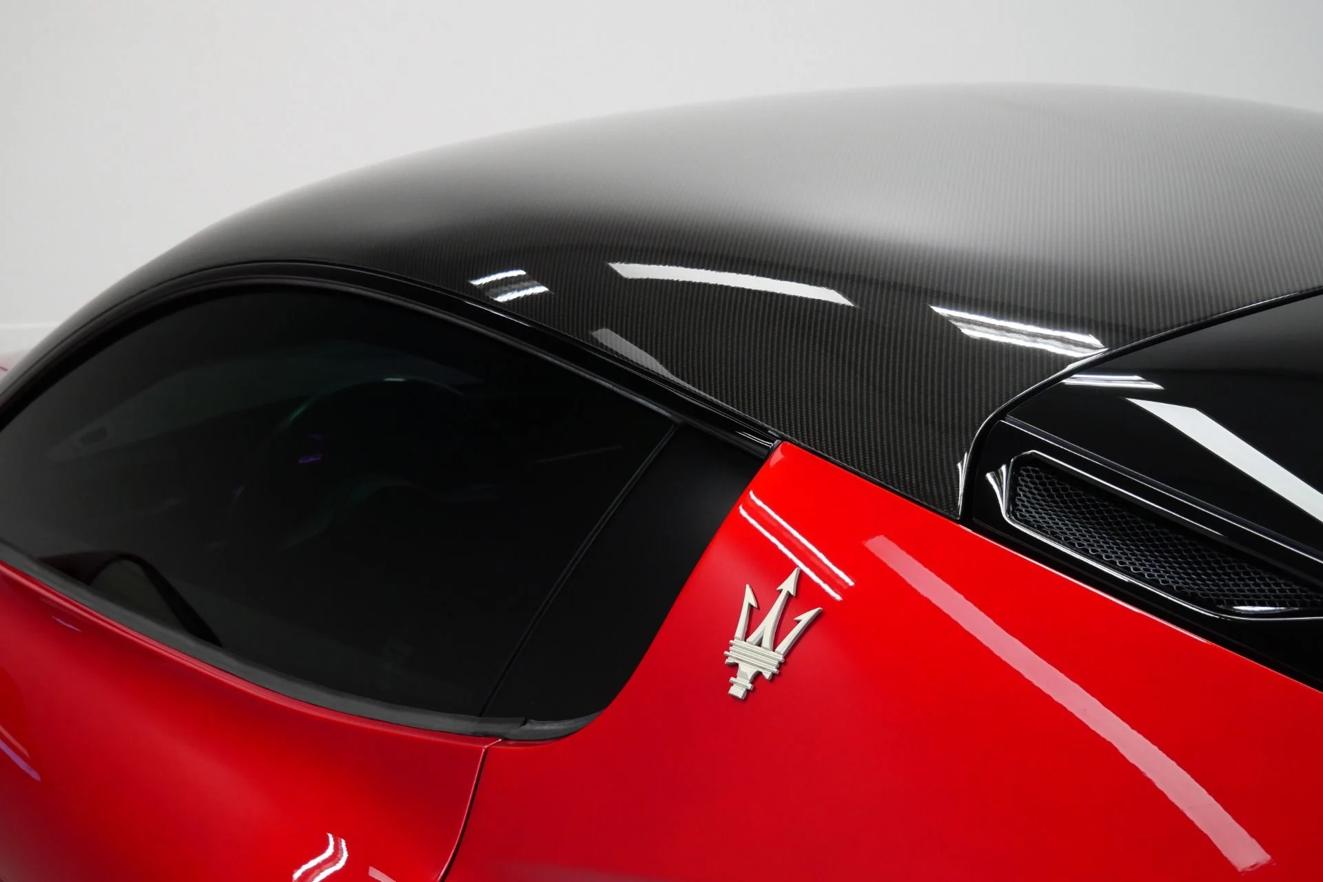 mph031_3509321476_Used_2022_Maserati_MC_20_Amazing_Color_Full_Leather_Interior_Forged_Wheels_1773426495_59241627a4