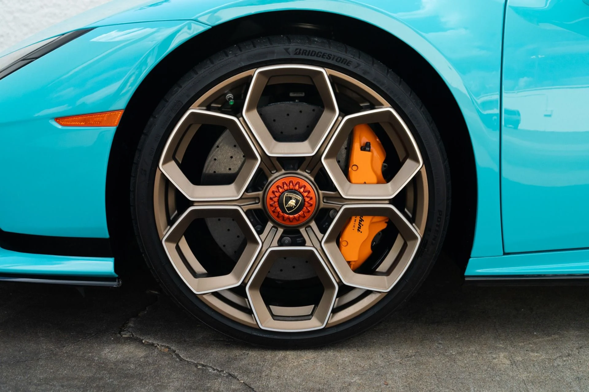 mph031_351425183_Used_2023_Lamborghini_Huracan_Tecnica_1786574624_1dbae03403