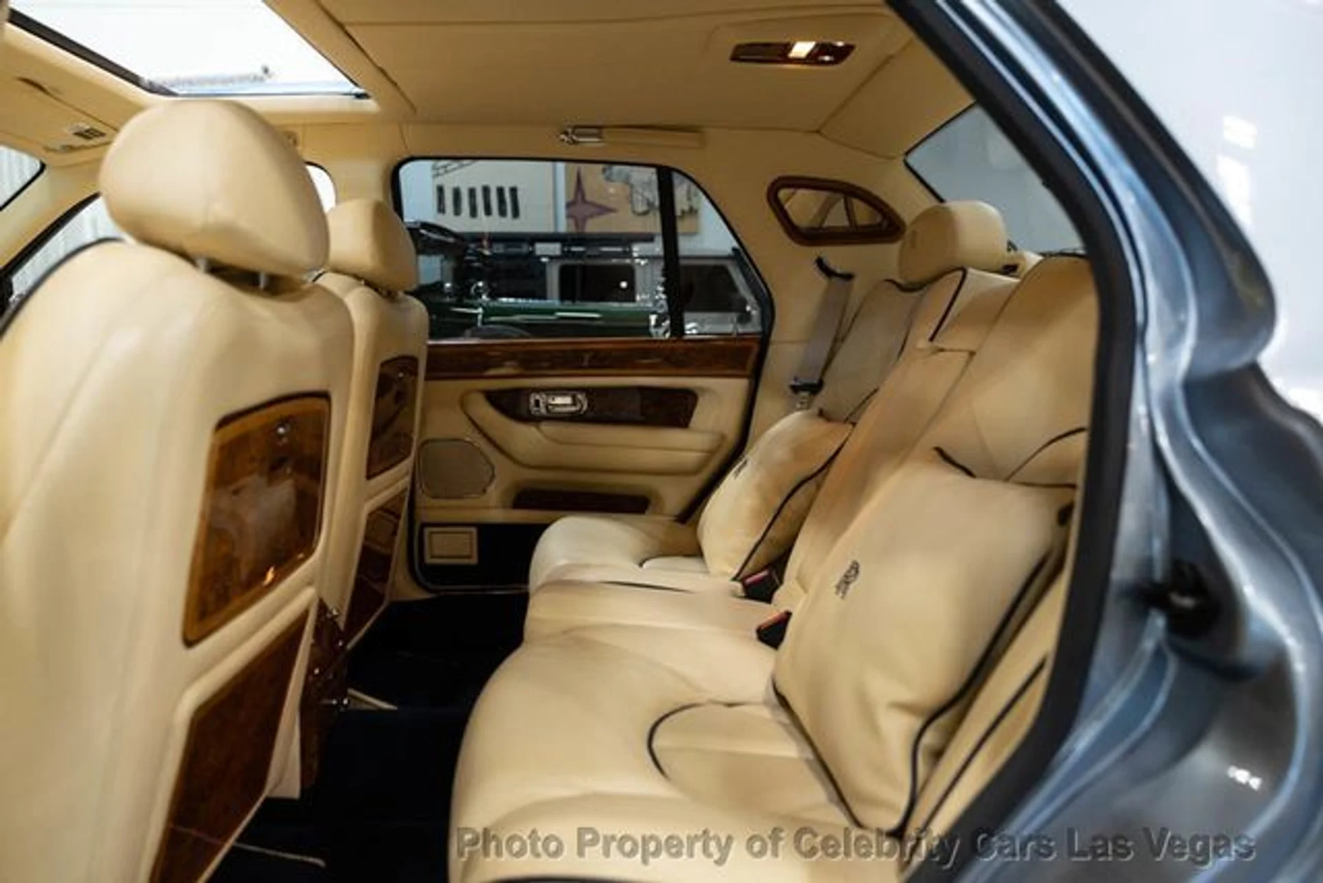 mph031_3517855284_used_2002_rolls_royce_silver_seraph_lastofline1of120forus170totalworldwide_9707_23079302_36_640_5ff7f37028