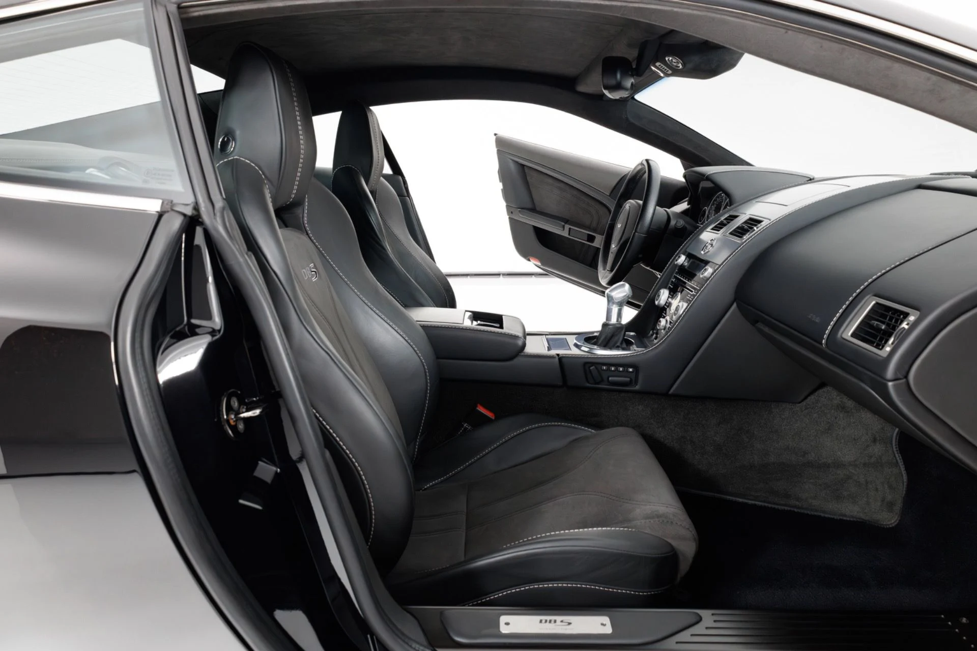 mph031_3523096744_Used_2009_Aston_Martin_DBS_1778627766_d4f42891de