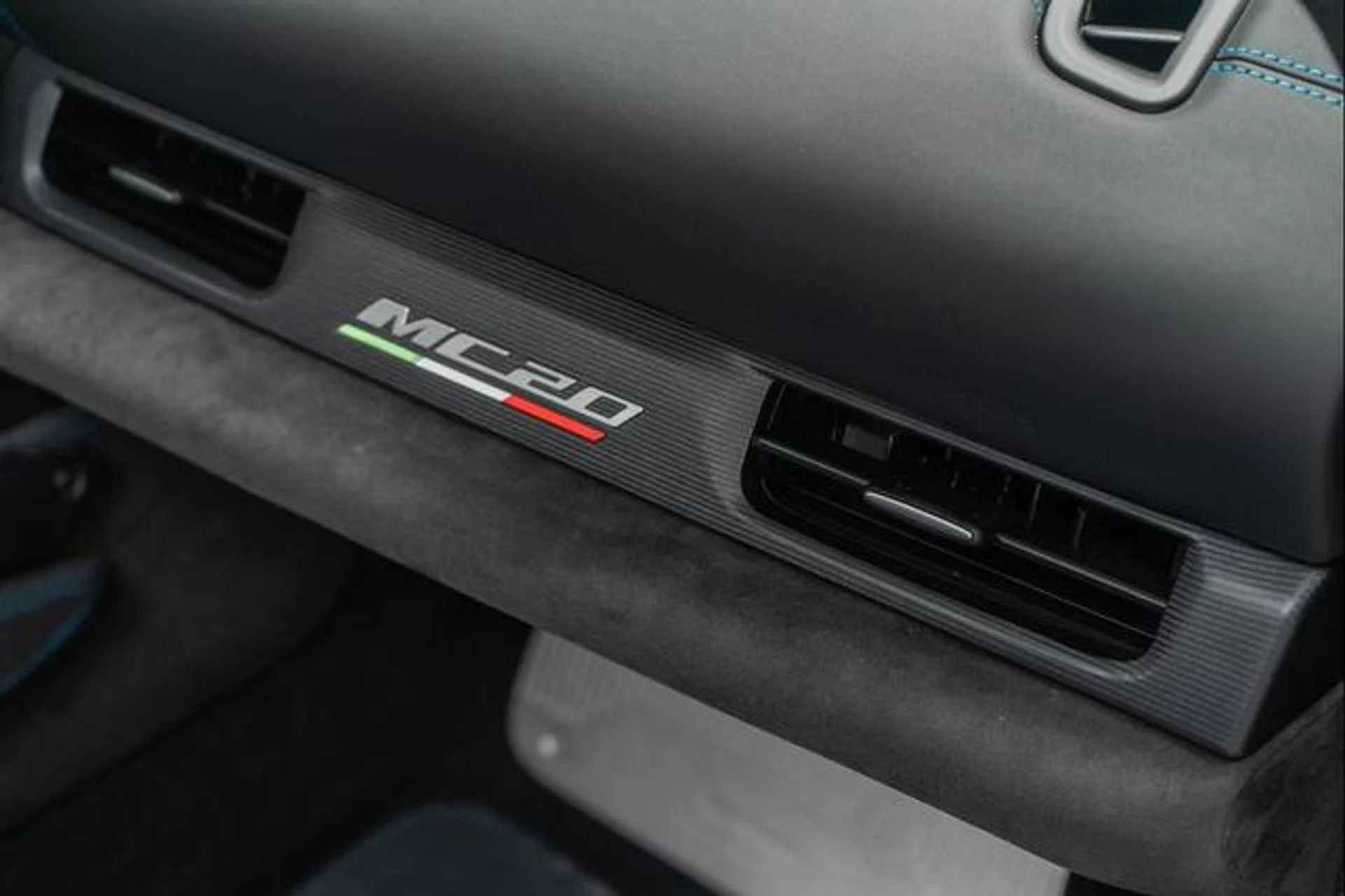 mph031_3532541994_A_V_8ts_K7ie1rgfc3_Sp_C50c_Hdg_4beb8e760c