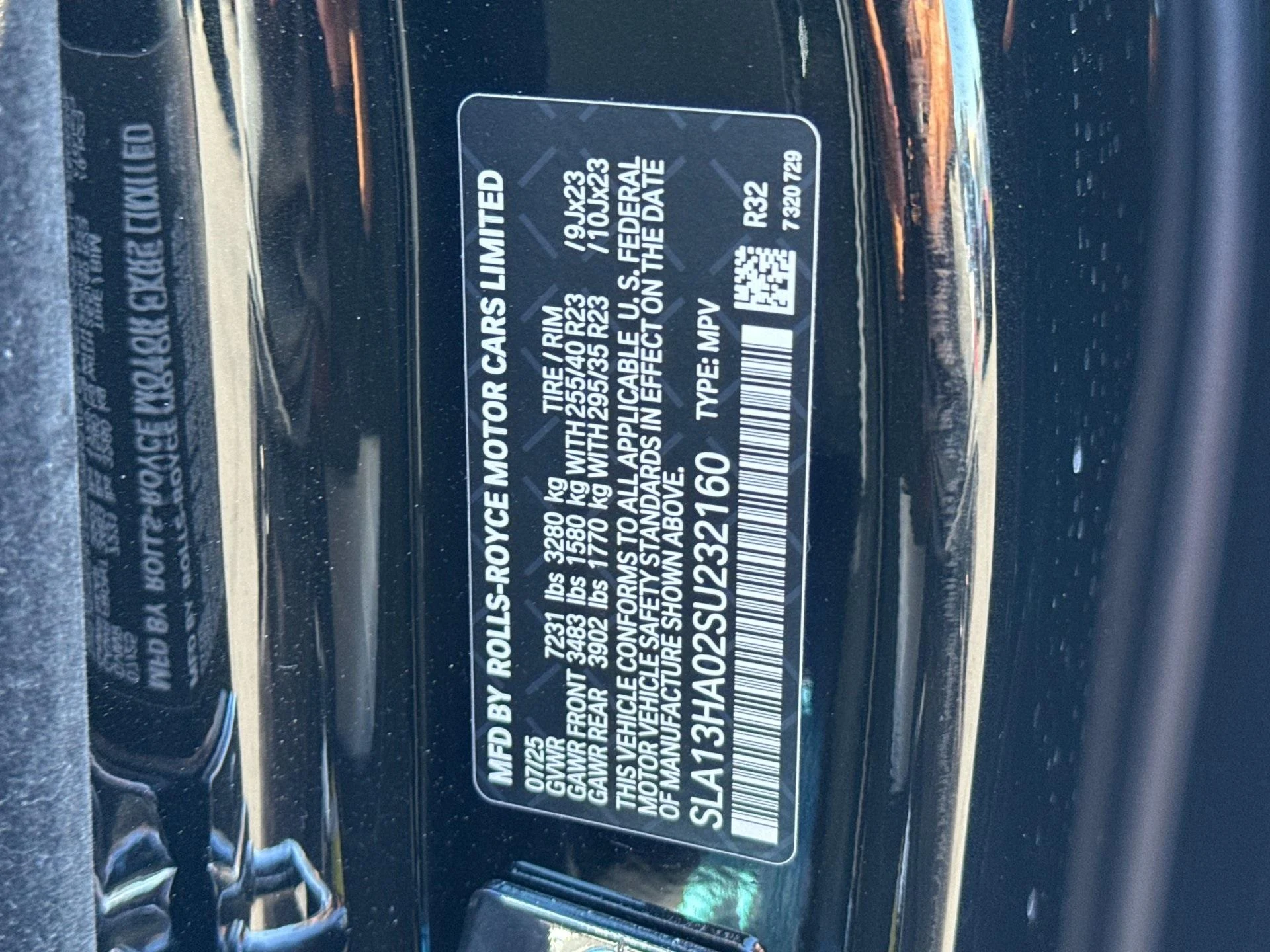 mph031_3534572141_New_2025_Rolls_Royce_Cullinan_Base_1756909366_daa2b48ce2