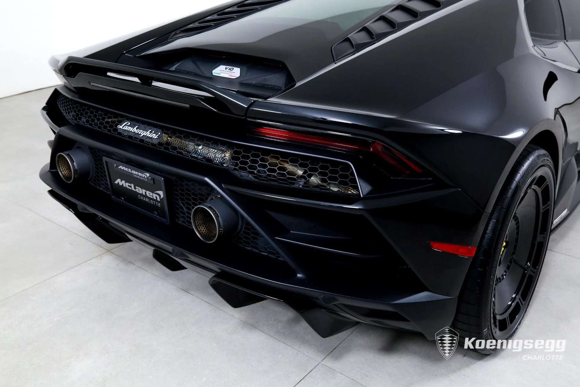 mph031_3540113170_Used_2021_Lamborghini_Huracan_EVO_1760975962_7a38077410