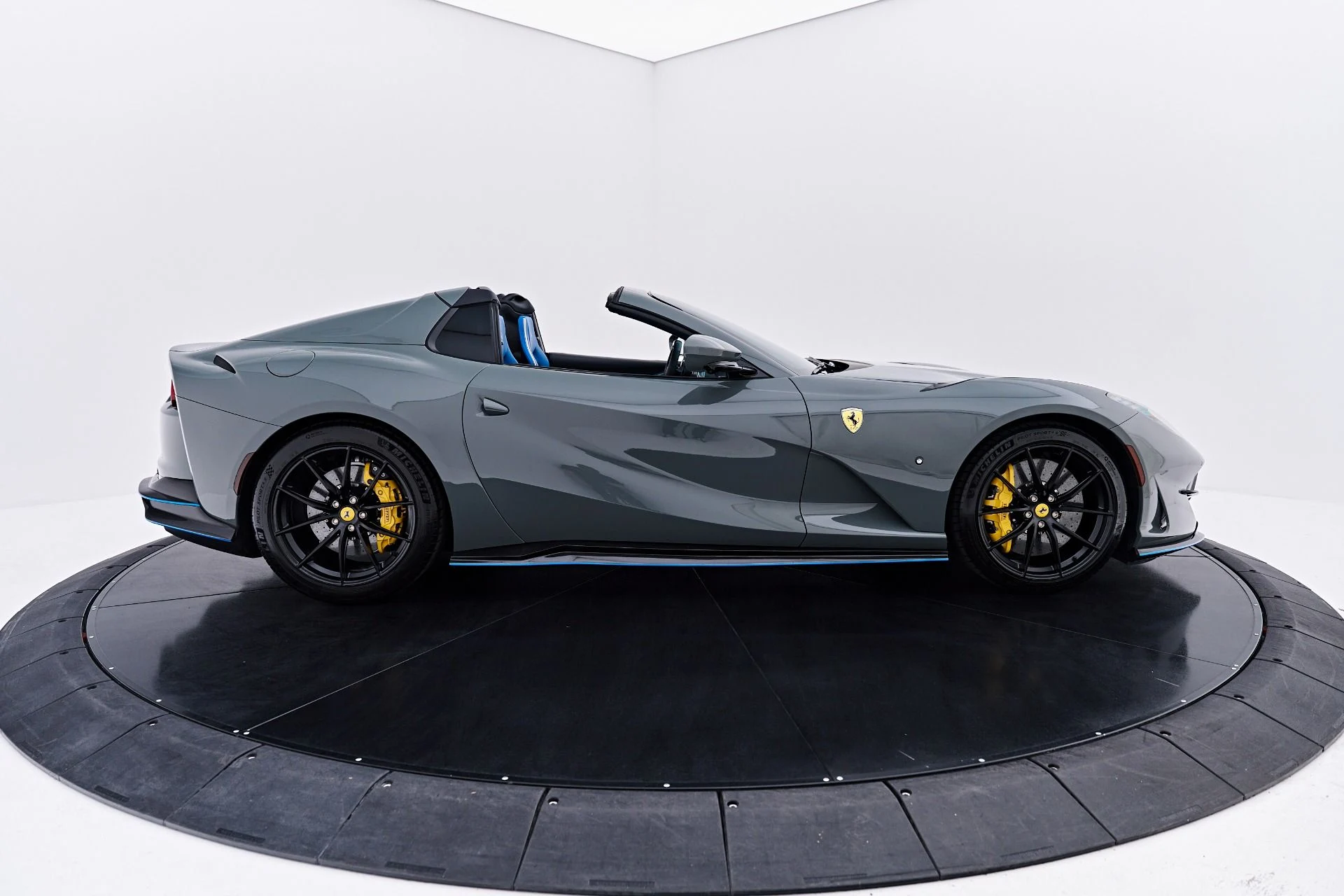 mph031_3542670732_Used_2023_Ferrari_812_GTS_Base_1785431367_41ef931f4f