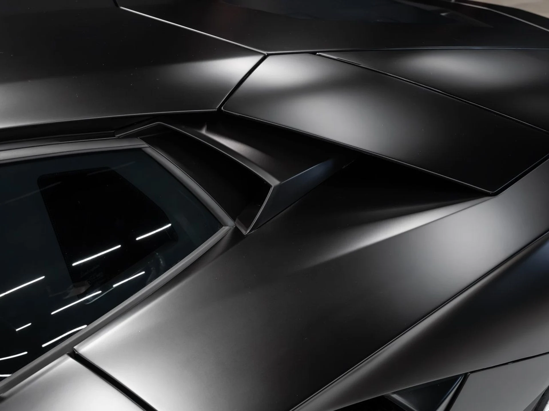 mph031_3546621624_lamborghini_aventador_2017_3b527c3691