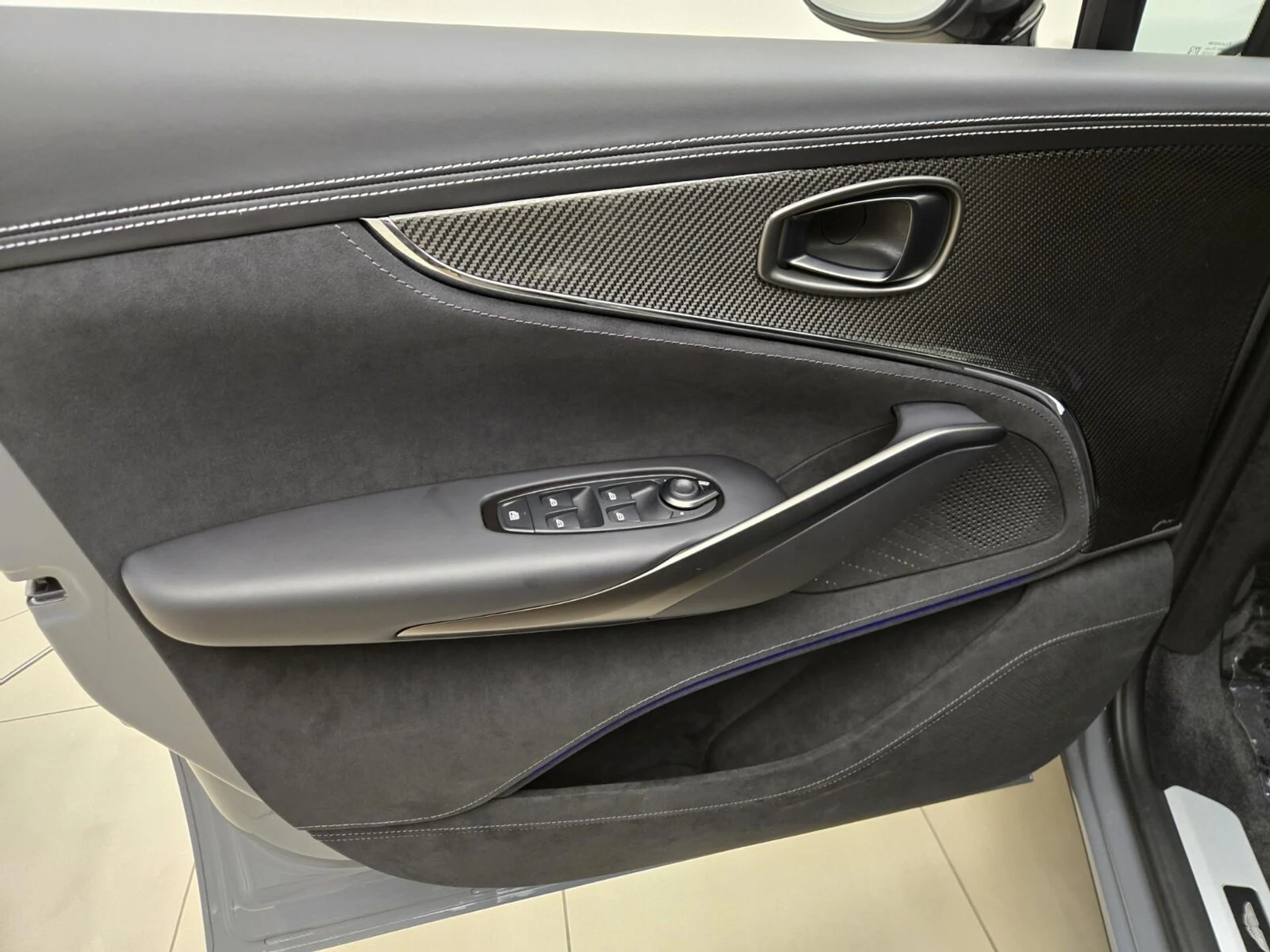 mph031_3548794593_New_2026_Aston_Martin_DBX_S_1776143674_8481058cf9