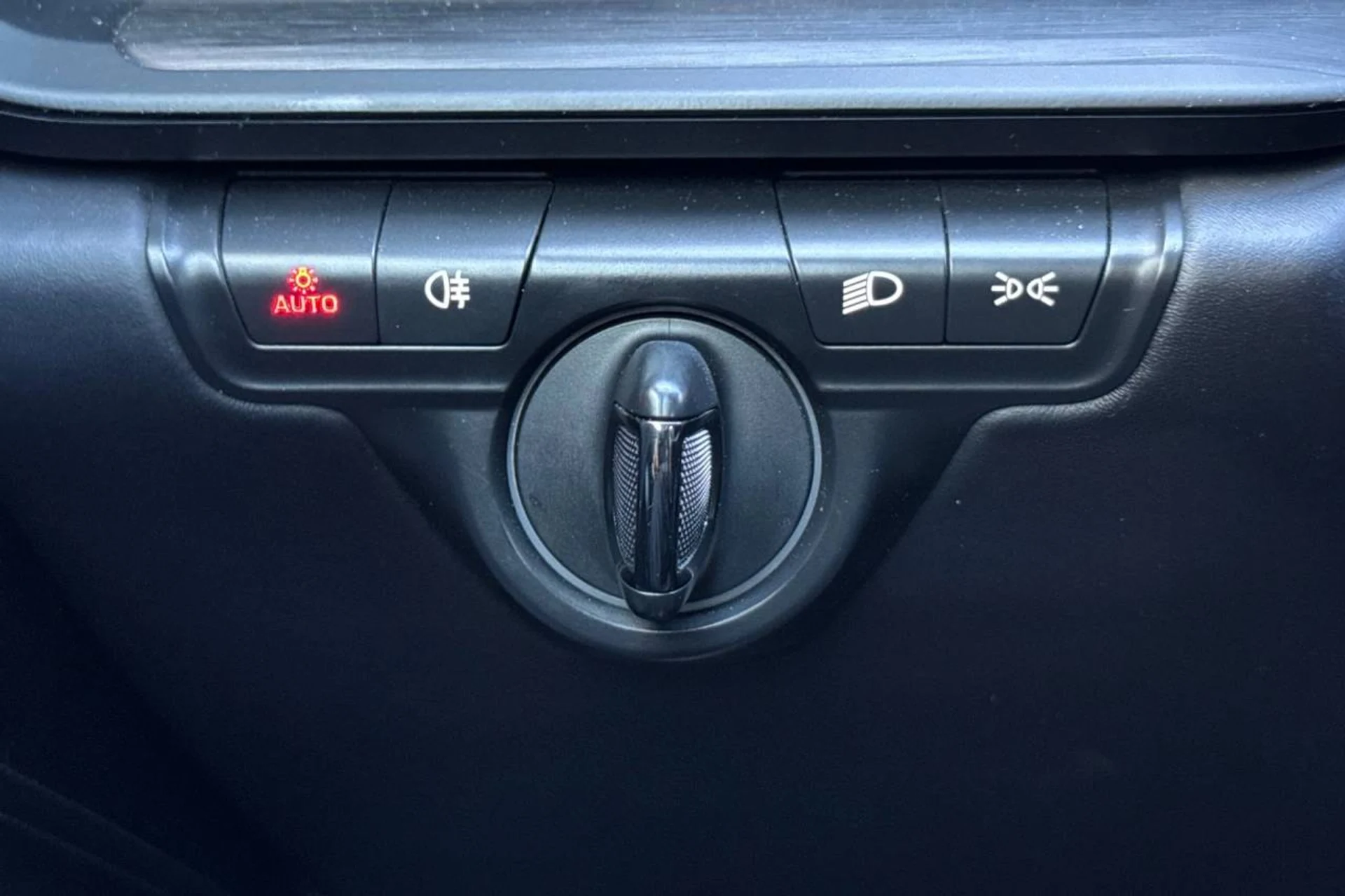 mph031_3557191480_1280_56c3215252