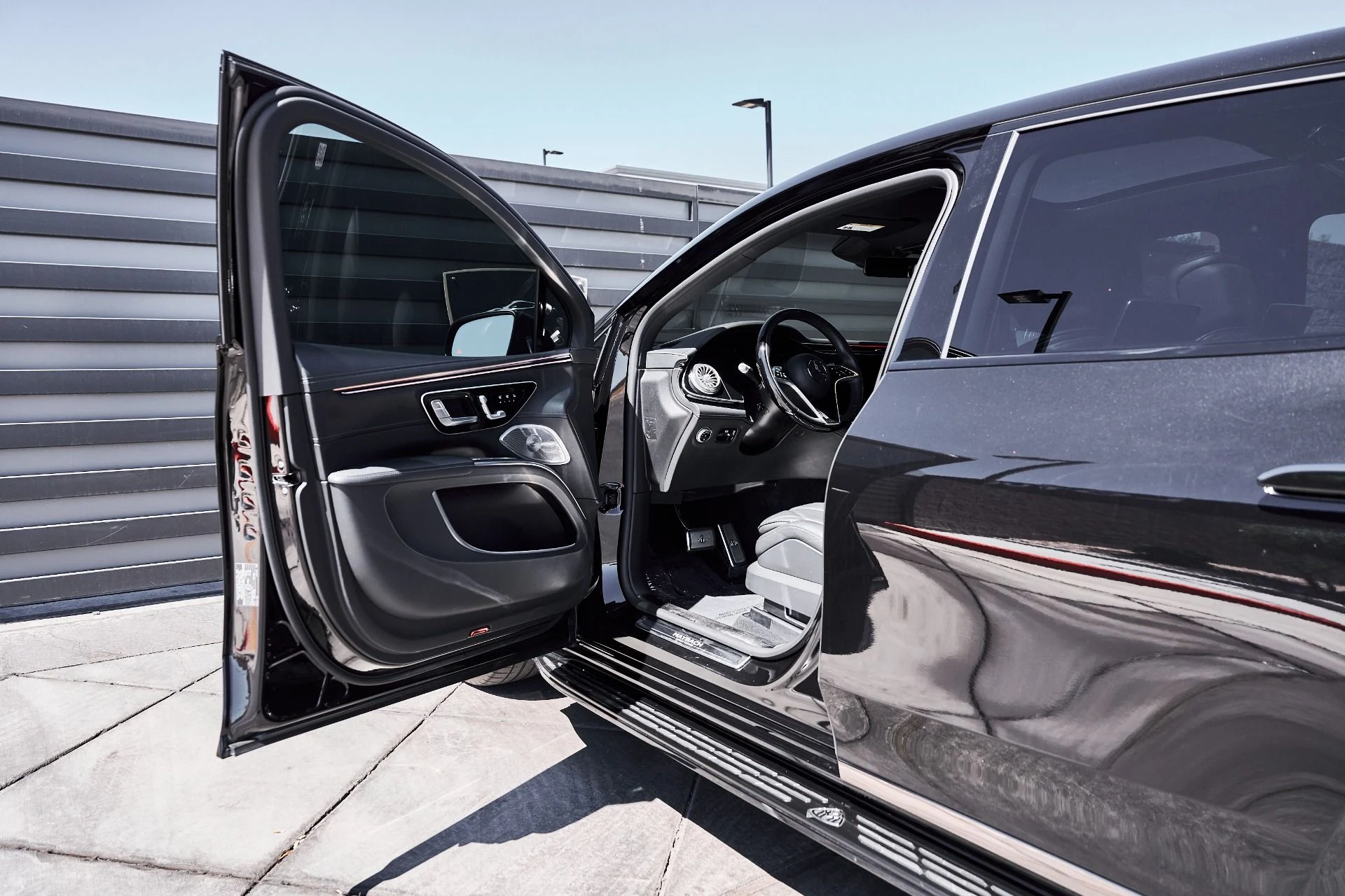 mph031_3569560109_Used_2024_Mercedes_Benz_EQS_Maybach_EQS_680_1775326034_2ad8ea744d