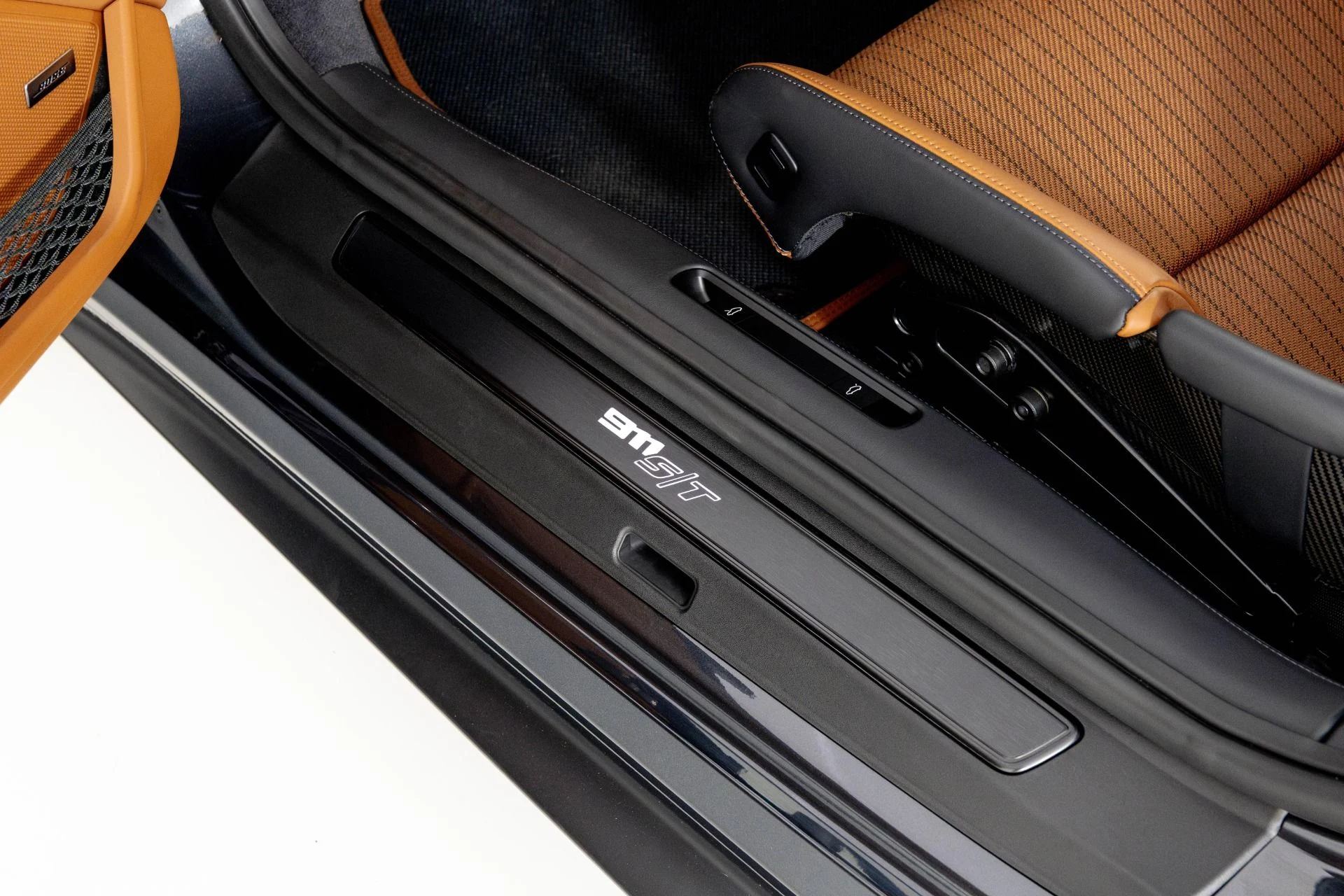 mph031_3577823490_Used_2024_Porsche_911_ST_1761006480_fc6497bd88