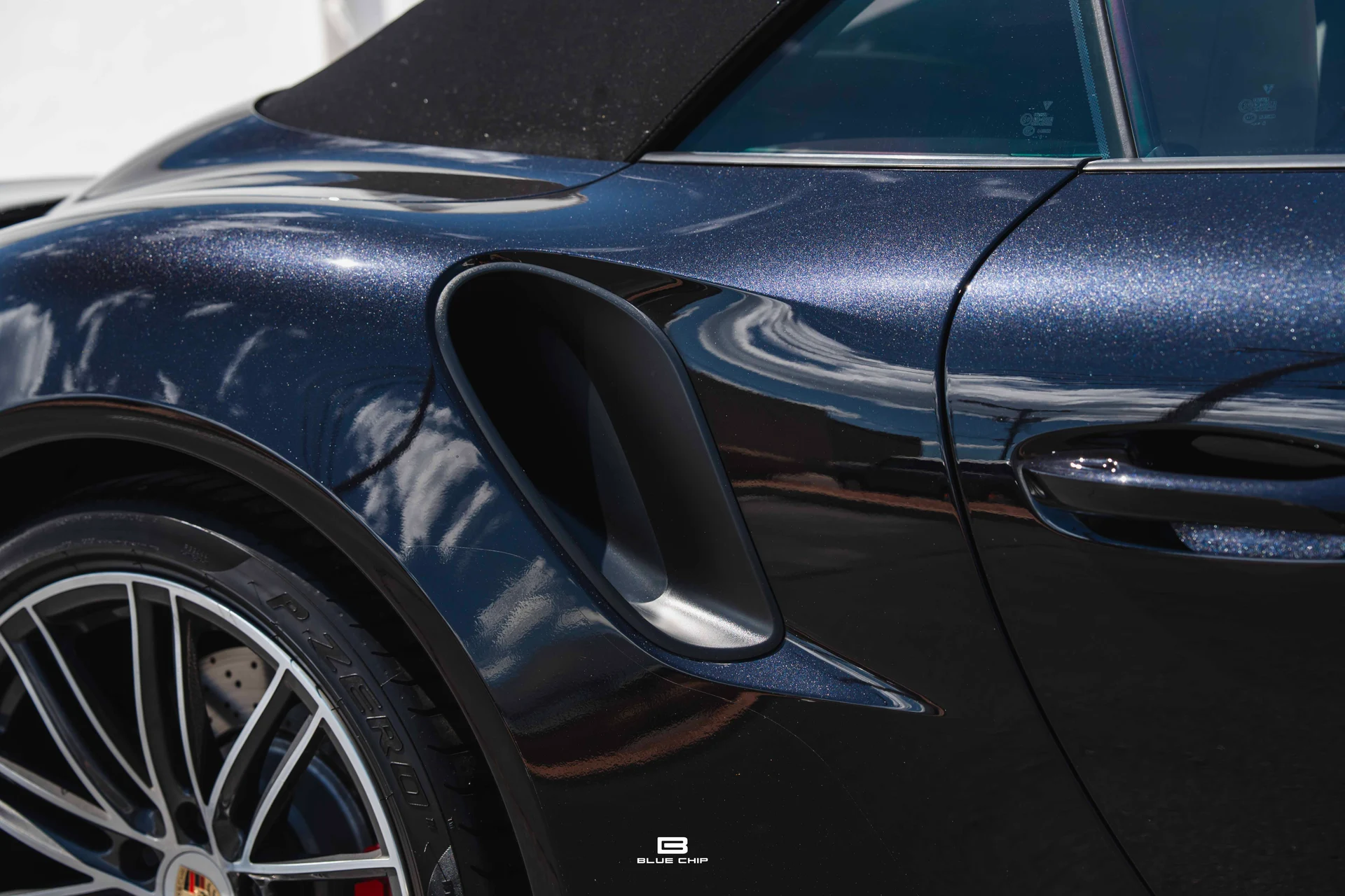 mph031_3600503603_6a2c27e2aa55bd8a17ff6353_2017_Porsche_911_Turbo_32_0835317aa5