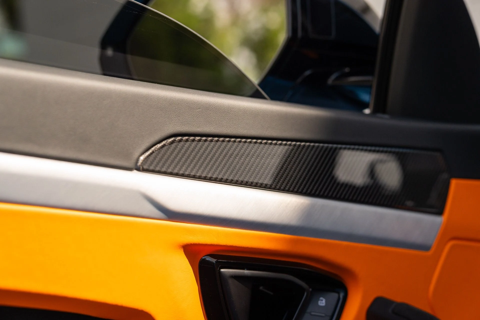 mph031_3617758959_Used_2024_Lamborghini_Urus_S_1773951175_c6f13fed49