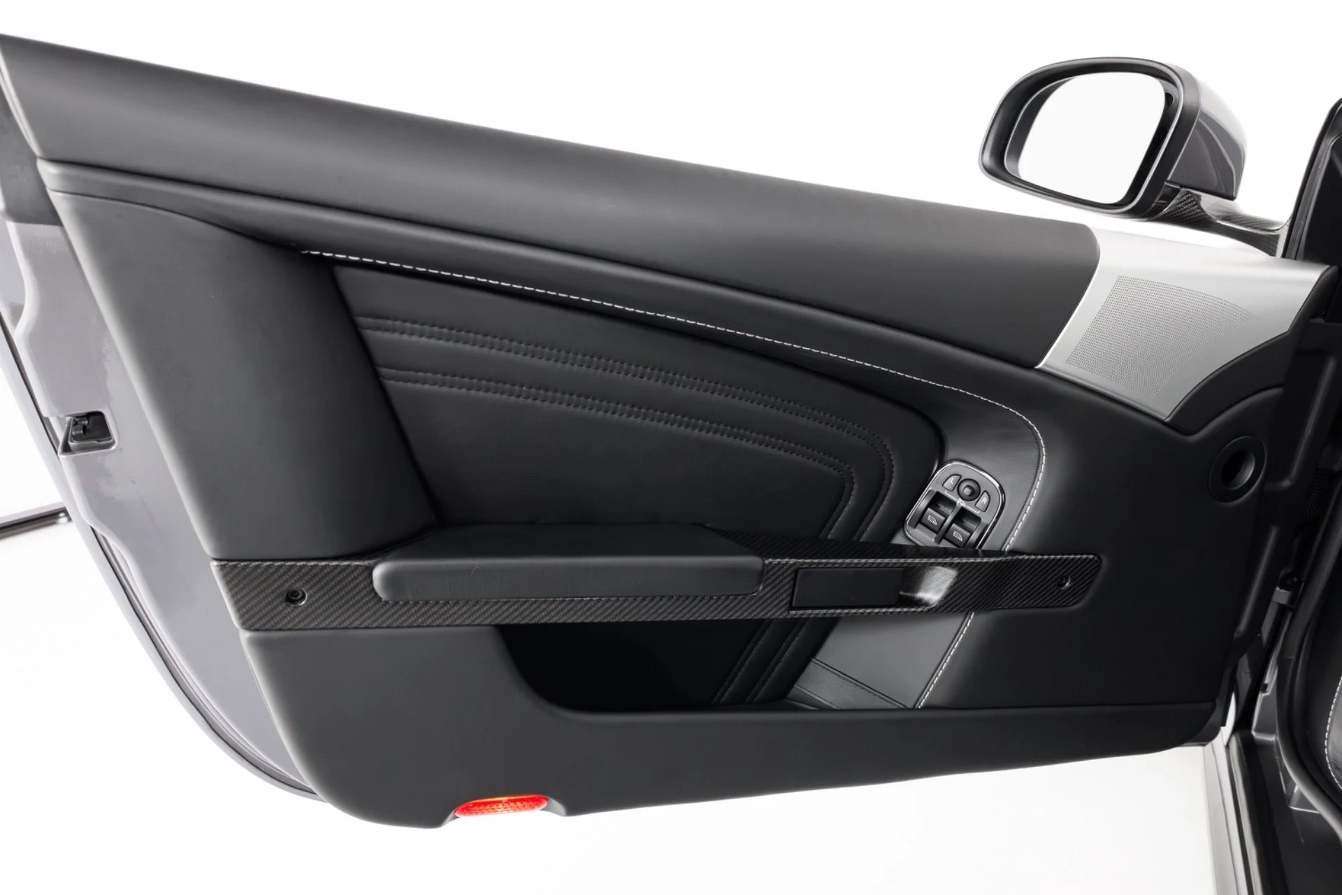 mph031_3623375400_Used_2010_Aston_Martin_DBS_1792190102_f59731edf4