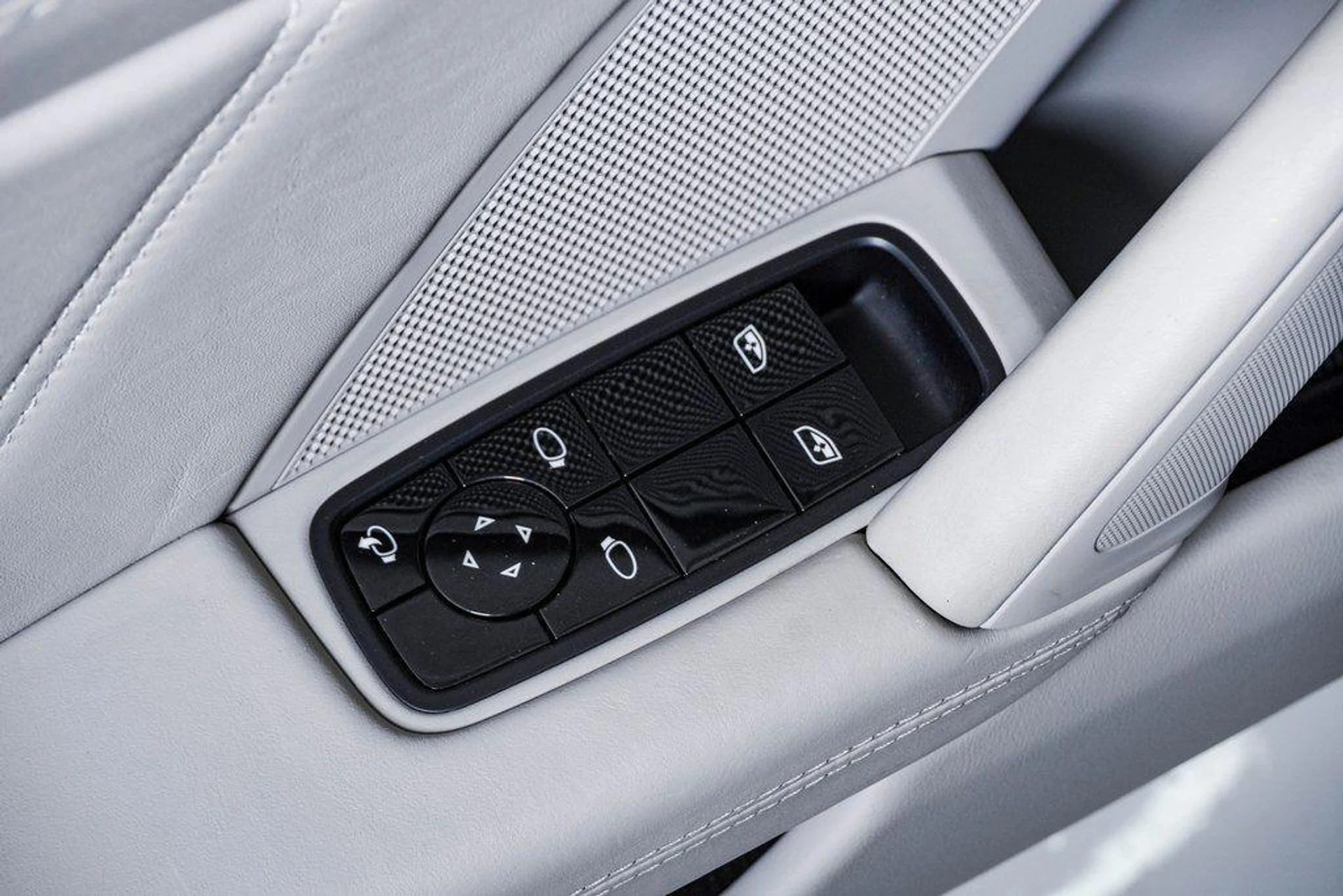 mph031_3633081876_M8xcl_Rhr_Y_Jk_P_Lm_Pa_DTK_Lt6_DJ_3_Mg_5add24a6d4