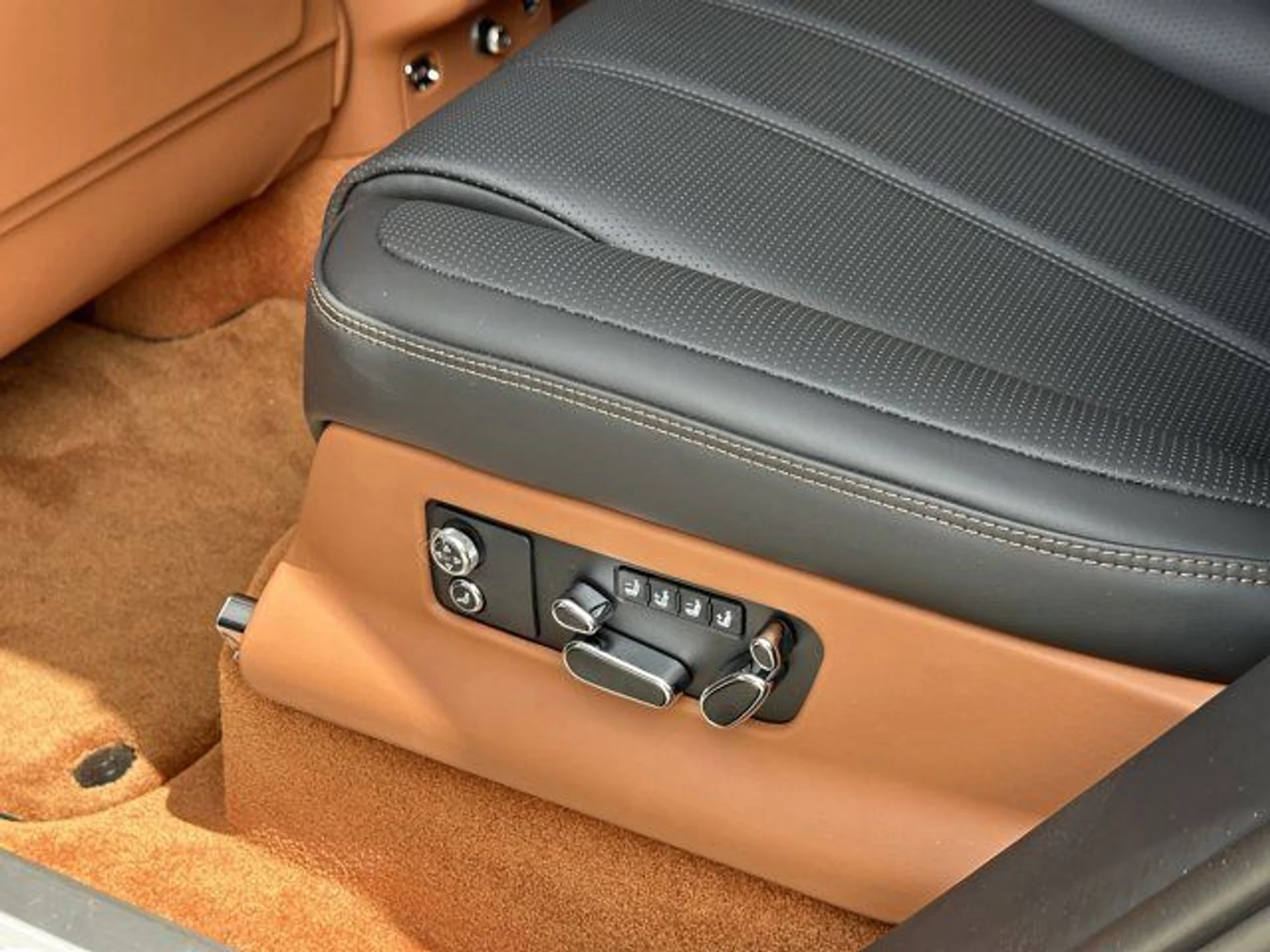 mph031_3638050756_b238aa236849441eb3732170a61f724a_c3f3932363