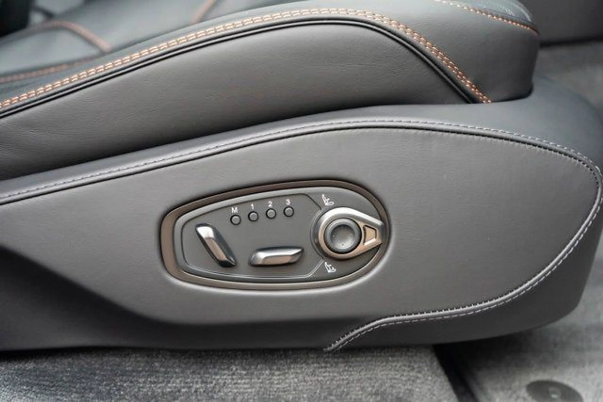 mph031_3638957989_32_ab67246356