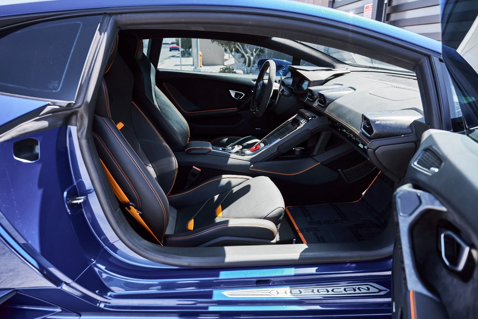 mph031_3640687051_Used_2020_Lamborghini_Huracan_EVO_Base_1777394815_e54cf34212