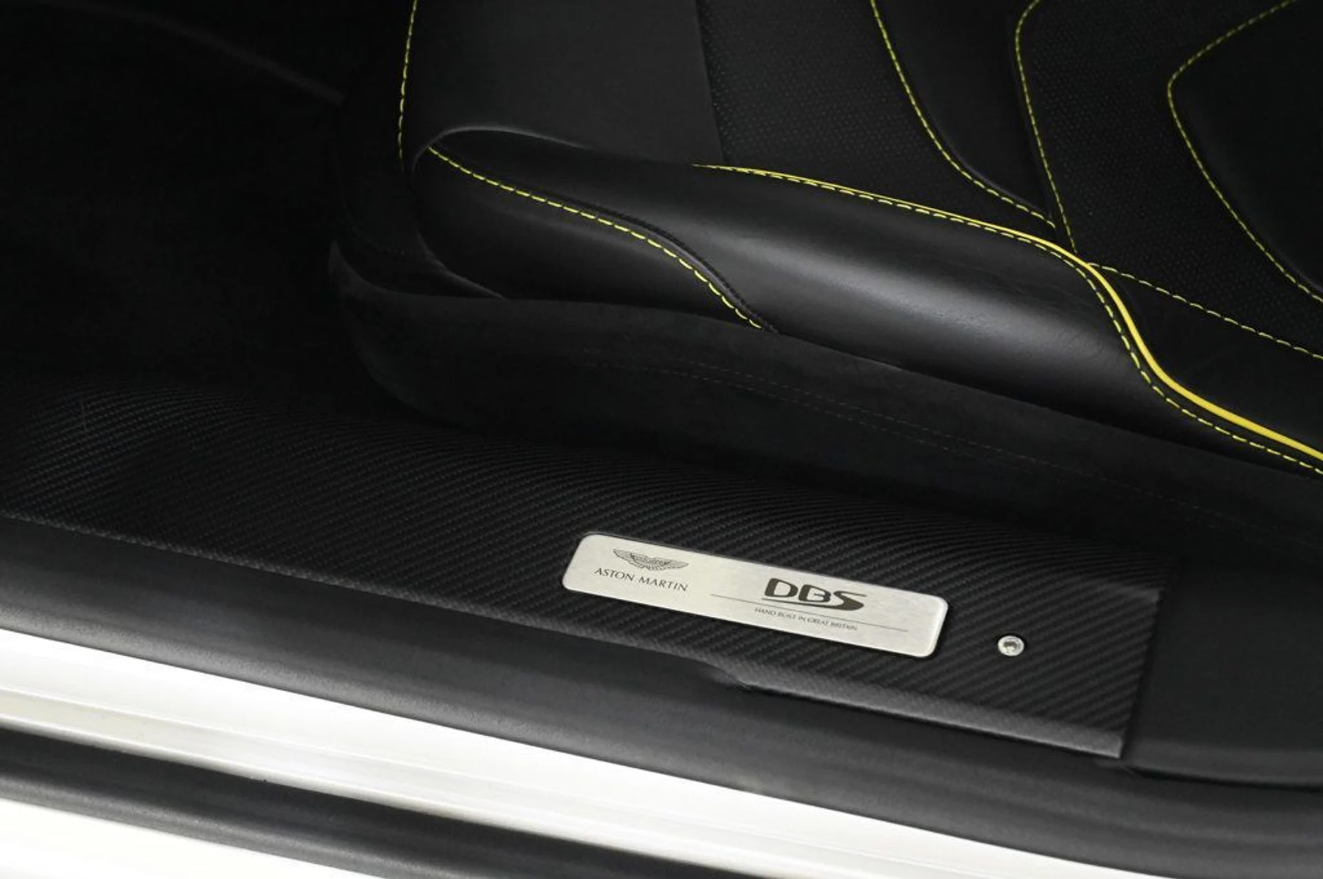 mph031_3647042246_used_2021_aston_martin_dbs_superleggera_11350_22941074_31_1024_d807539586
