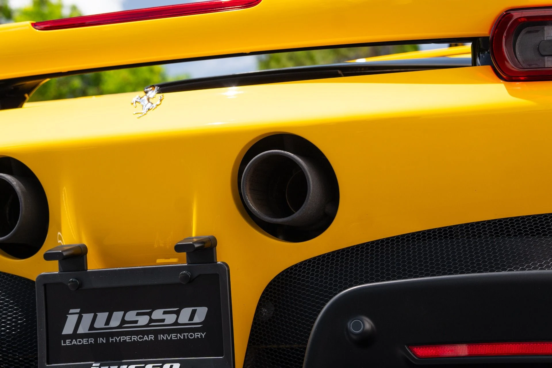 mph031_3667696891_Used_2021_Ferrari_SF_90_Stradale_1779339411_61a6159300