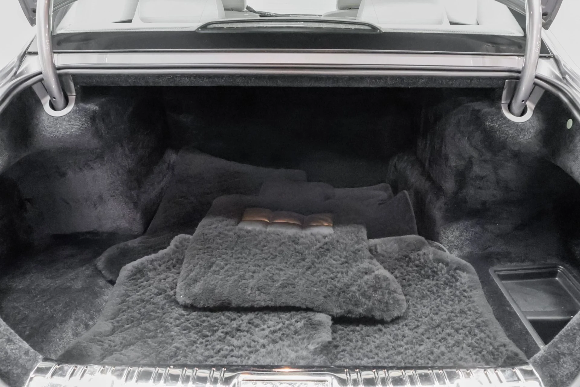 mph031_3679118995_Used_2010_Rolls_Royce_Ghost_1762979207_1784e09113