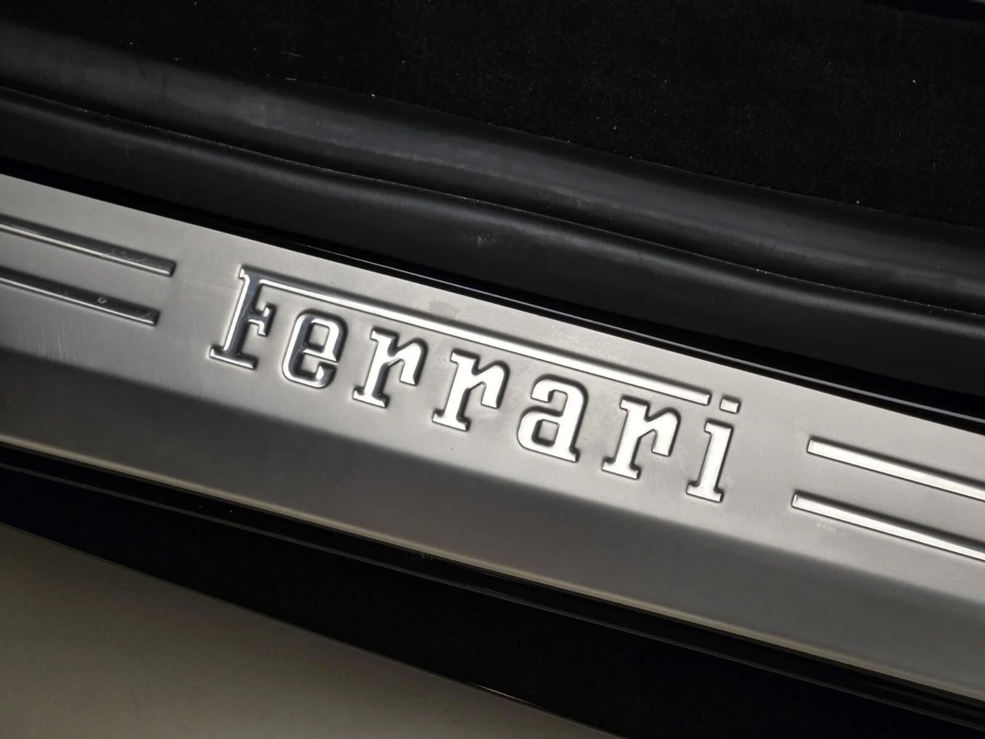 mph031_3679770326_Used_2011_Ferrari_458_Italia_1756536647_b8b0cfe593