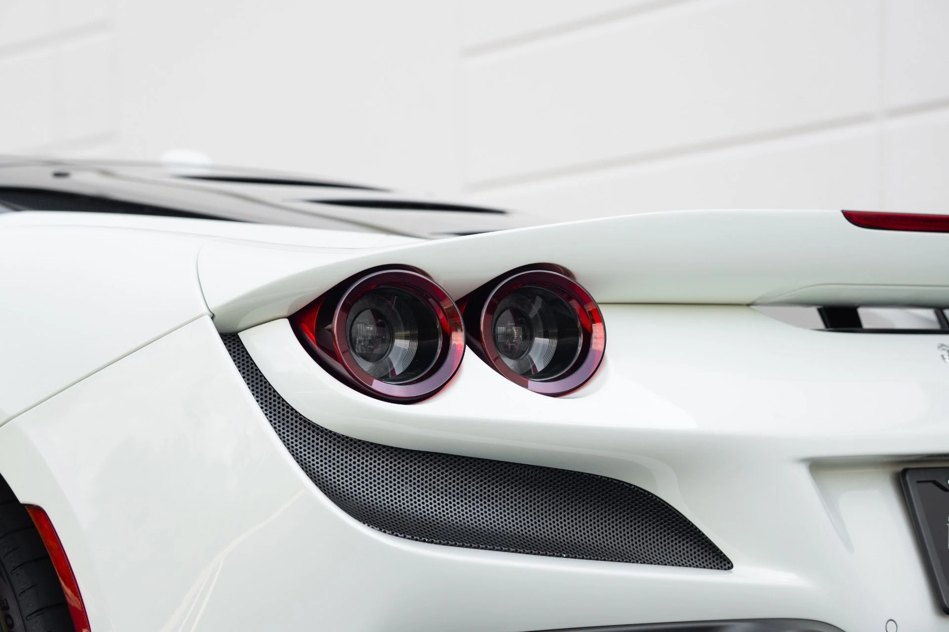 mph031_3681425004_Used_2021_Ferrari_F8_Tributo_1763762778_f26ba8682c