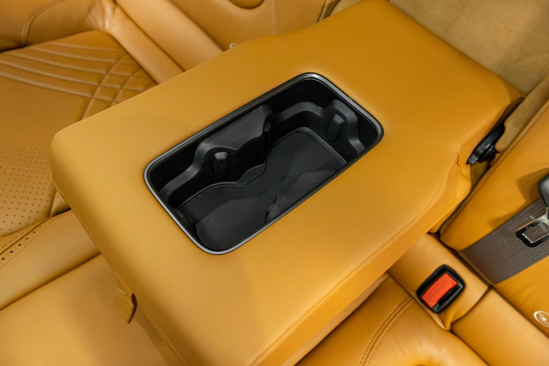 mph031_3684155603_Used_2021_Aston_Martin_DBX_1770088523_c0958a1b25