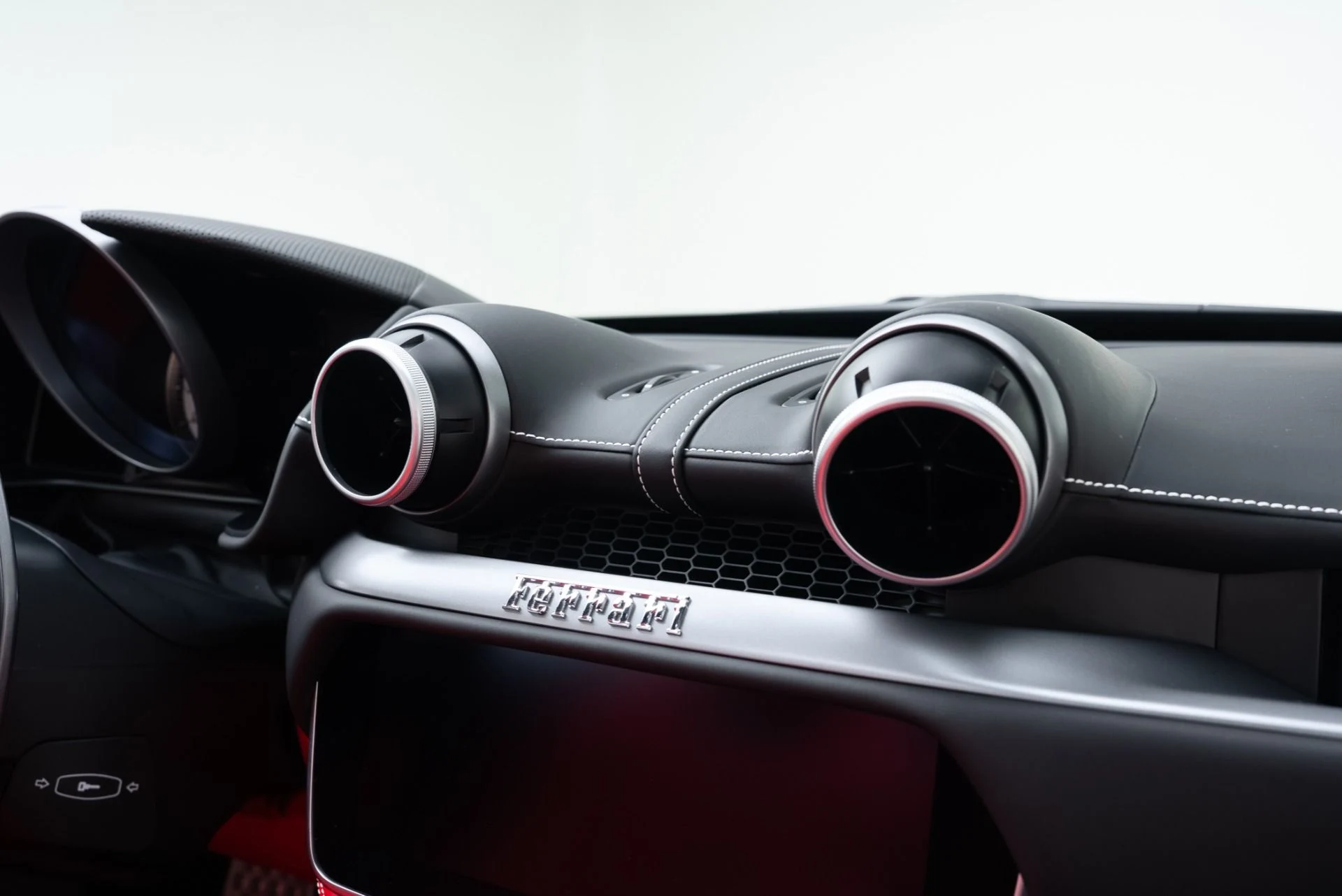 mph031_3686645675_Used_2022_Ferrari_Portofino_M_1771016640_74058a07c8