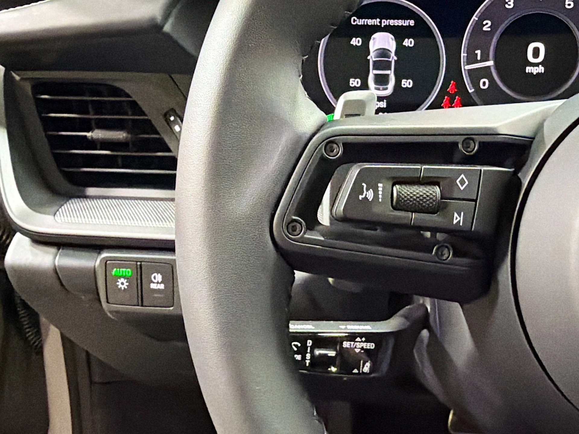 mph031_3691466165_7b210113ab3f716f23a899ed32c5250a_af549576ac