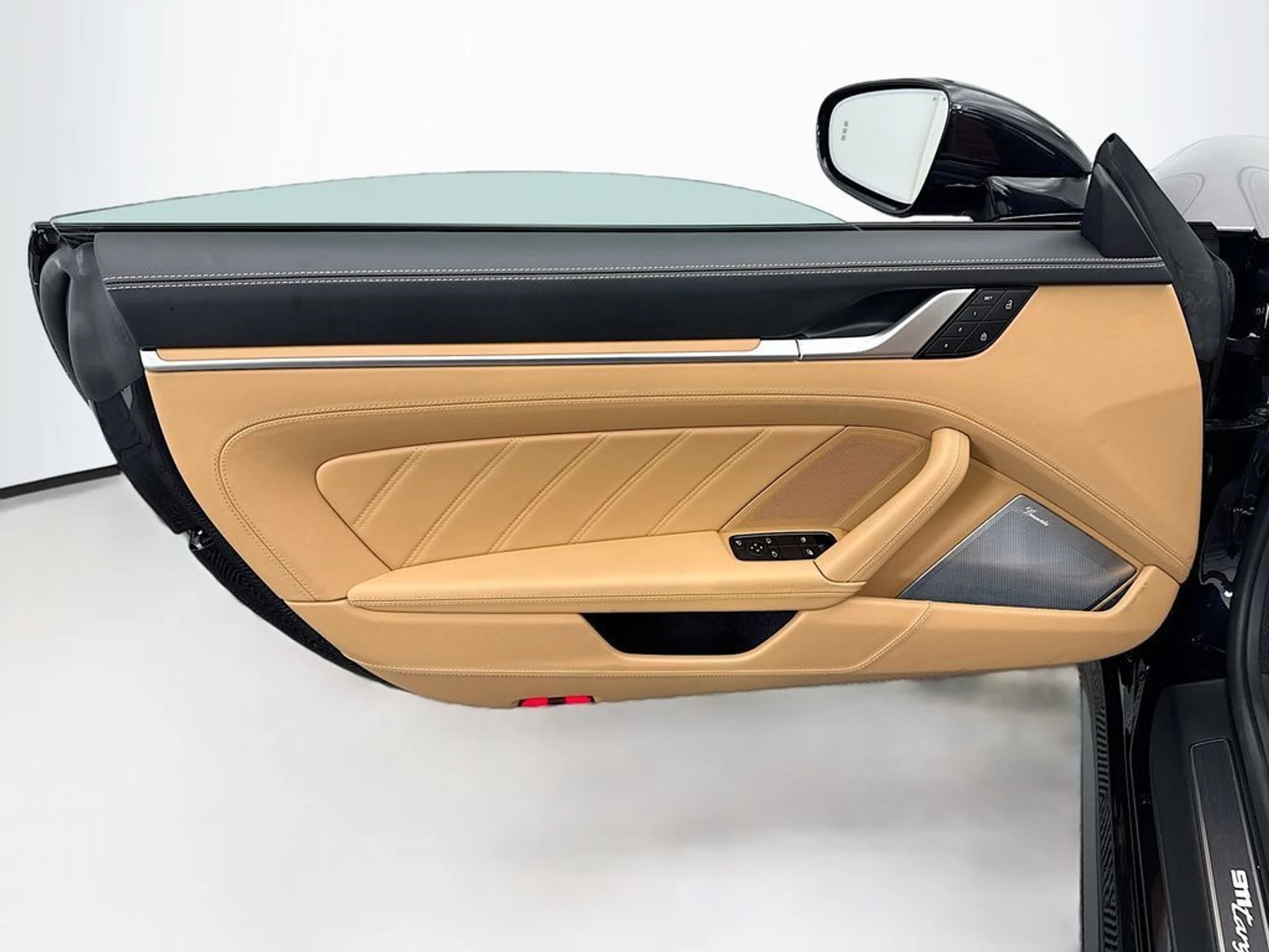 mph031_3697385318_used_2024_porsche_911_targaedition50yearsporschedesign_8119_22988931_32_1024_1c41491275