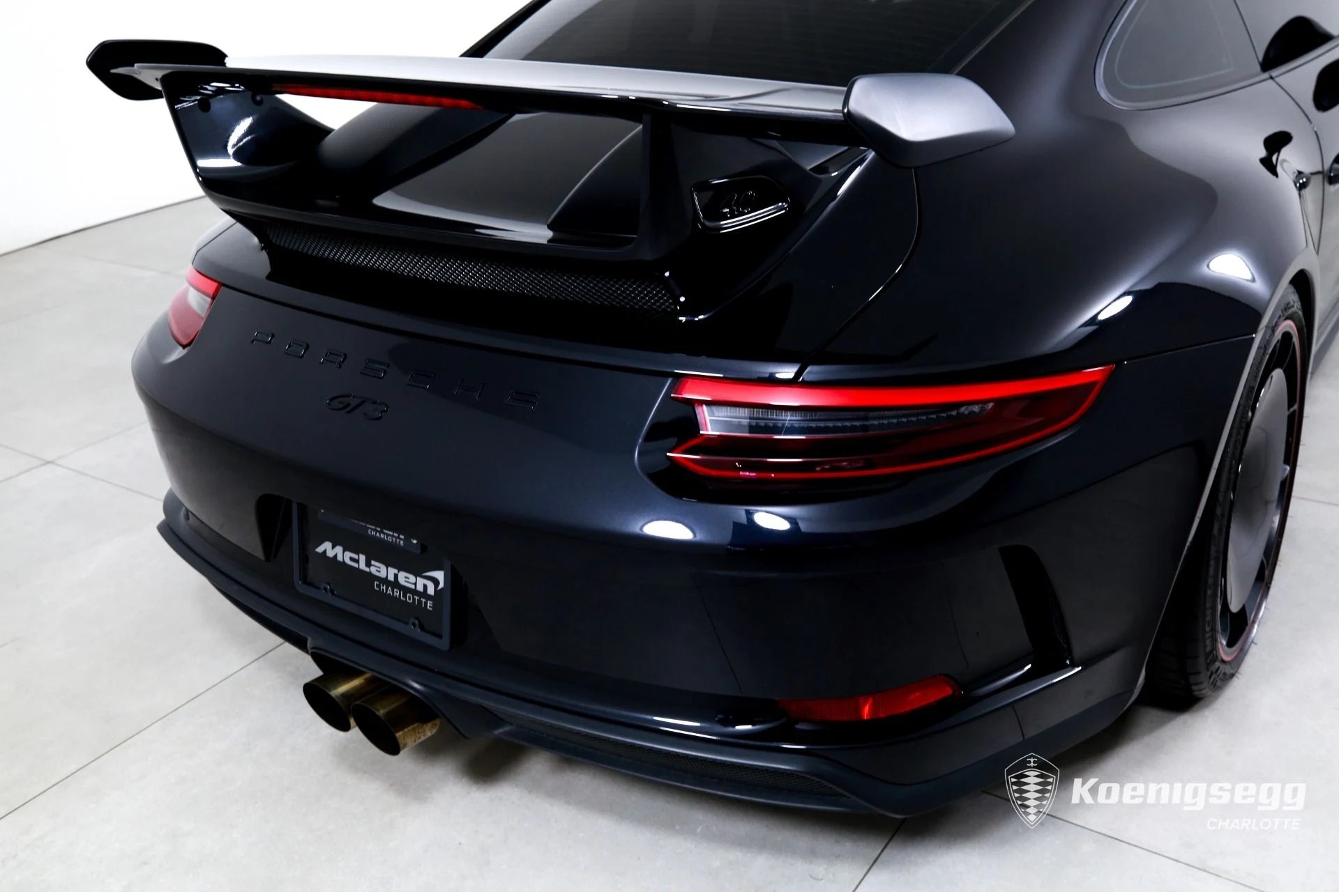 mph031_3699175504_Used_2018_Porsche_911_GT_3_1782837180_487b2e1bf3