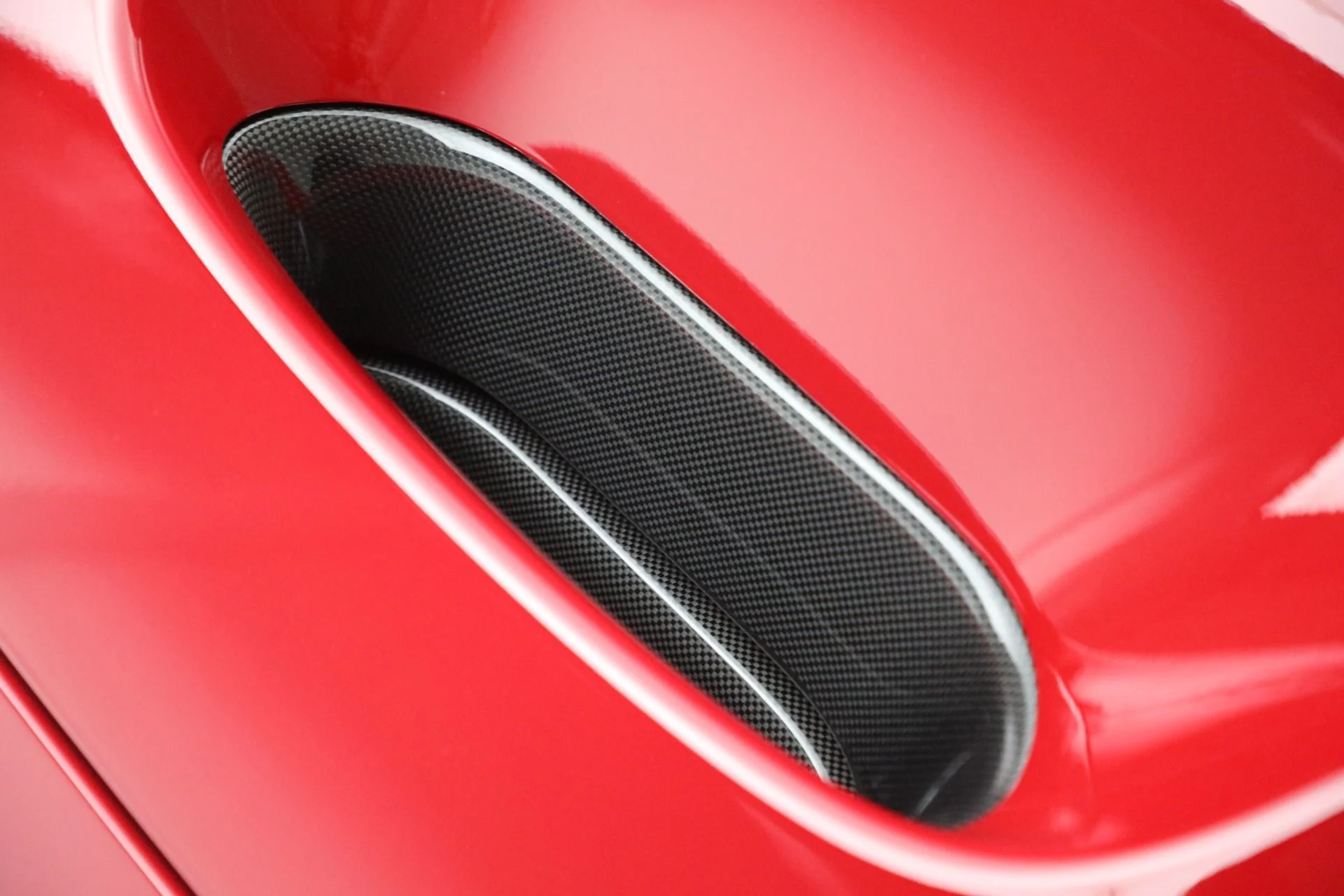 mph031_3708025429_Used_2021_Ferrari_F8_Spider_1756564413_f57897519a