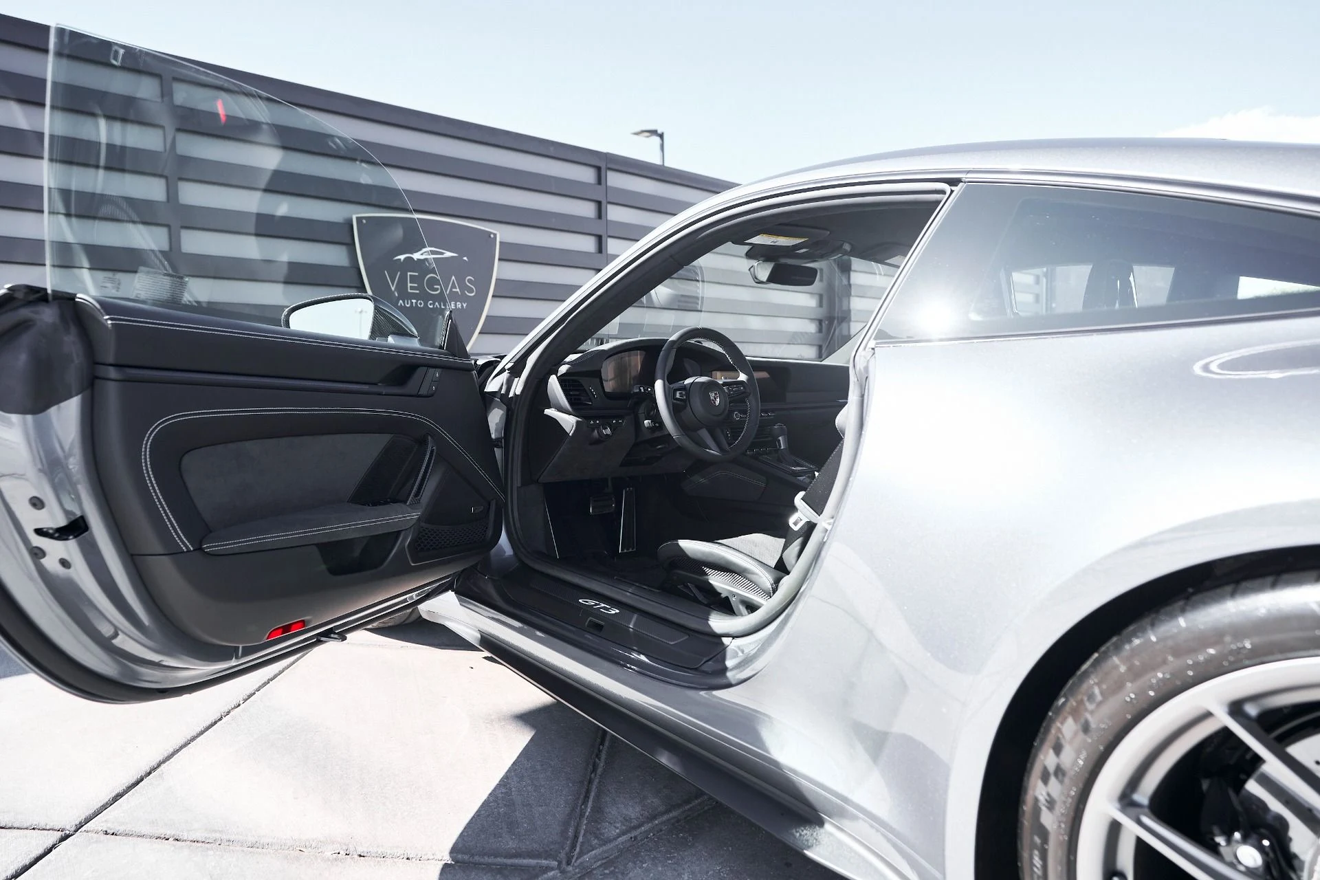 mph031_3709594566_Used_2025_Porsche_911_GT_3_1760570006_7a304961bf