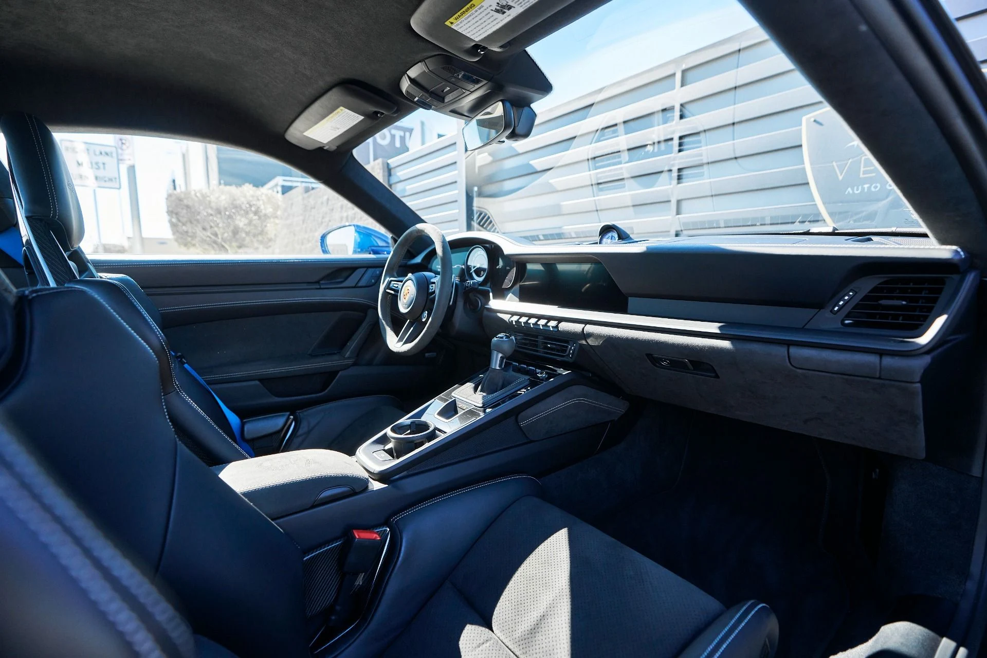 mph031_3713040169_Used_2022_Porsche_911_GT_3_1761959386_e58b67e14d