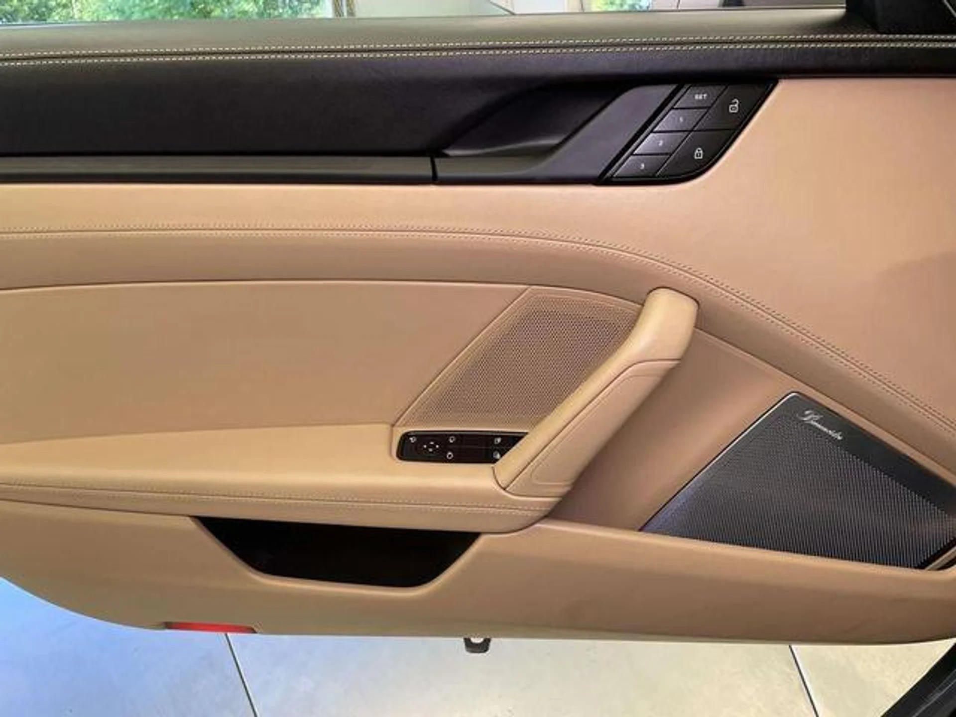 mph031_3721000414_e_Nvf_F_Hf2f1_Rex_D22_Zrnkr_F_qf_E_0b38837878