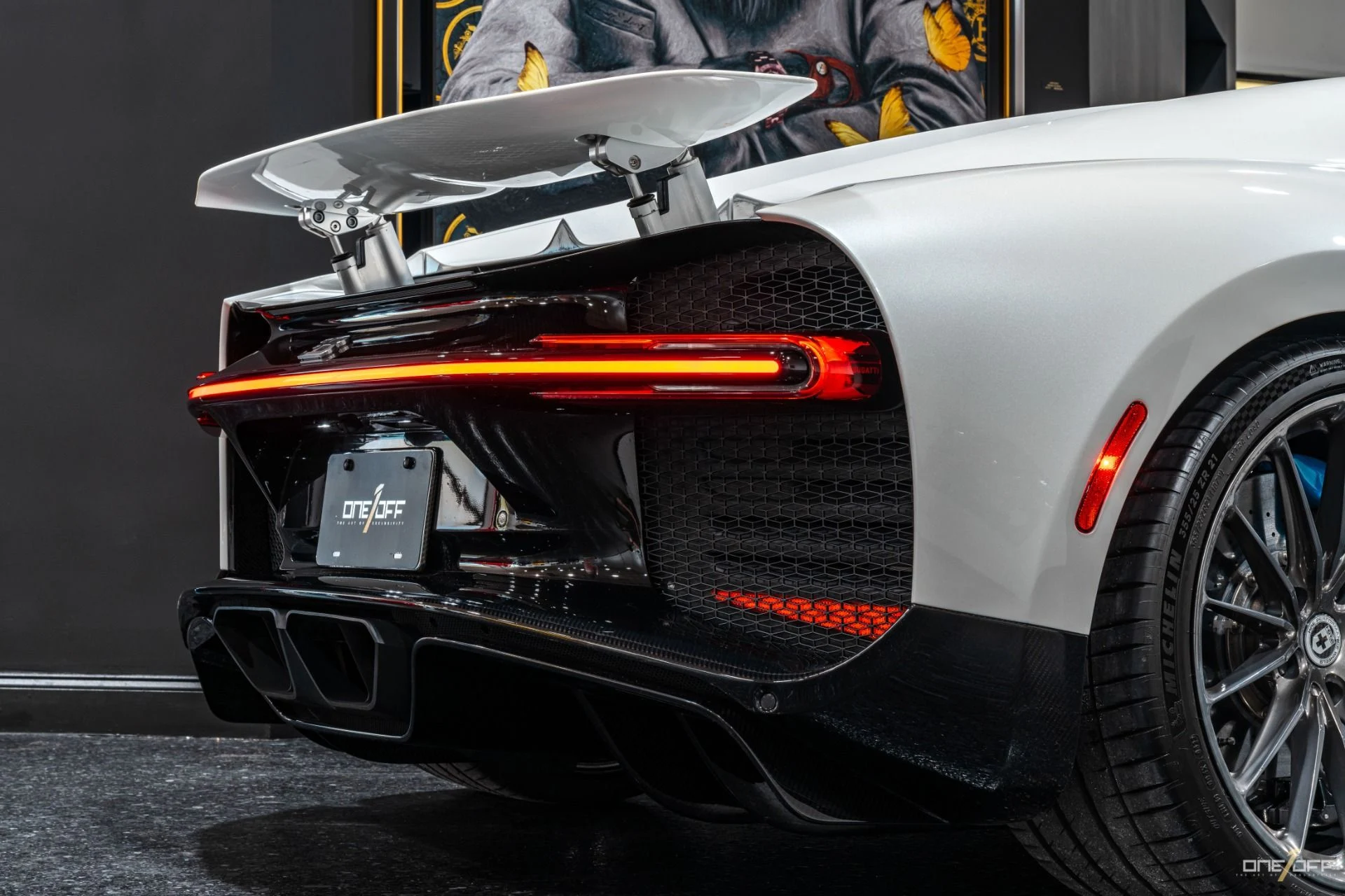 mph031_3726912693_Used_2019_Bugatti_Chiron_FULL_PPF_HRE_Wheels_Caracteres_Included_Comfort_Seats_Black_Carbon_1709734529_0316fb99ee