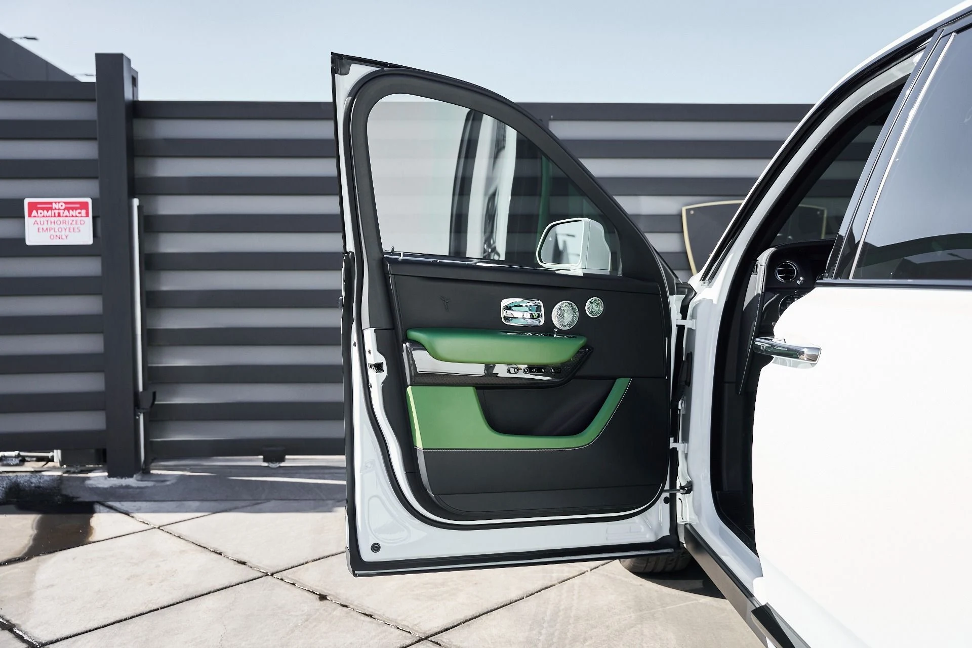 mph031_3730388509_Used_2023_Rolls_Royce_Cullinan_Black_Badge_1769736448_2ca4b769df