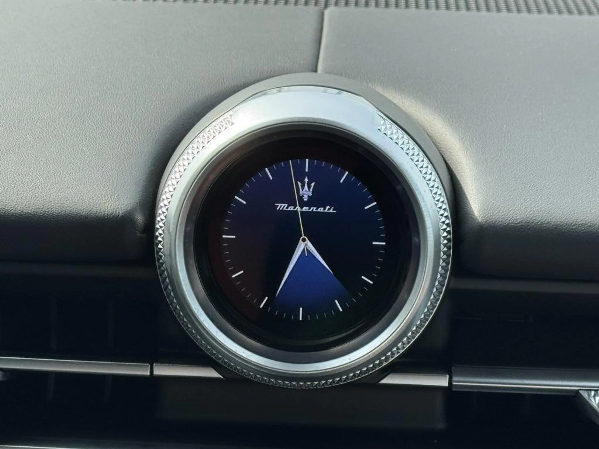 mph031_3735808486_l7_KN_f4_Dj_Cq_nk_Si_Va_SYVLN_Sk_644139c278