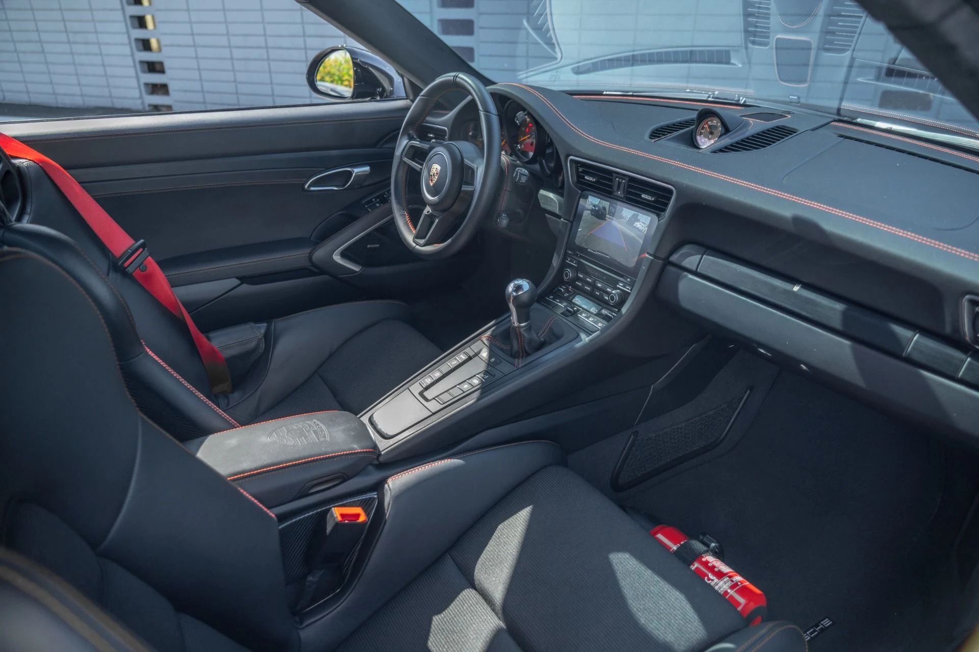 mph031_3738146339_Used_2019_Porsche_911_GT_3_Touring_1760739236_aff9a714b8