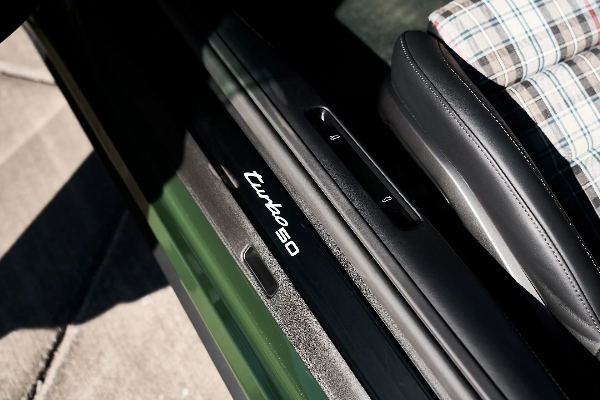 mph031_3771573880_Used_2025_Porsche_911_Turbo_S_1763075493_0f7b766bba