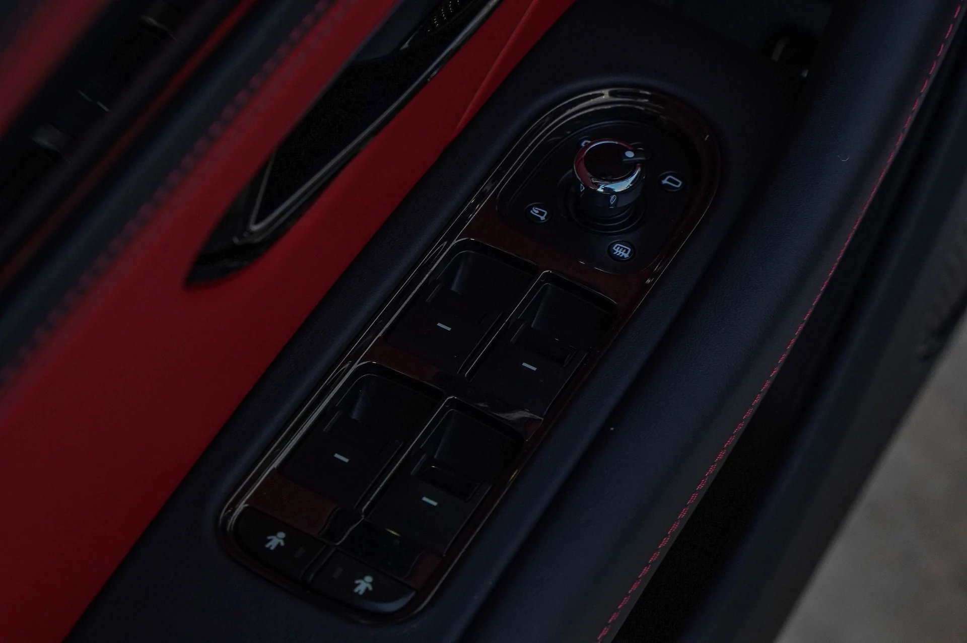 mph031_3774003736_Hi_Tech_Luxury_Imports_LLC_SCBBP_6_ZG_5_TC_025490_image_31_e3a171131f