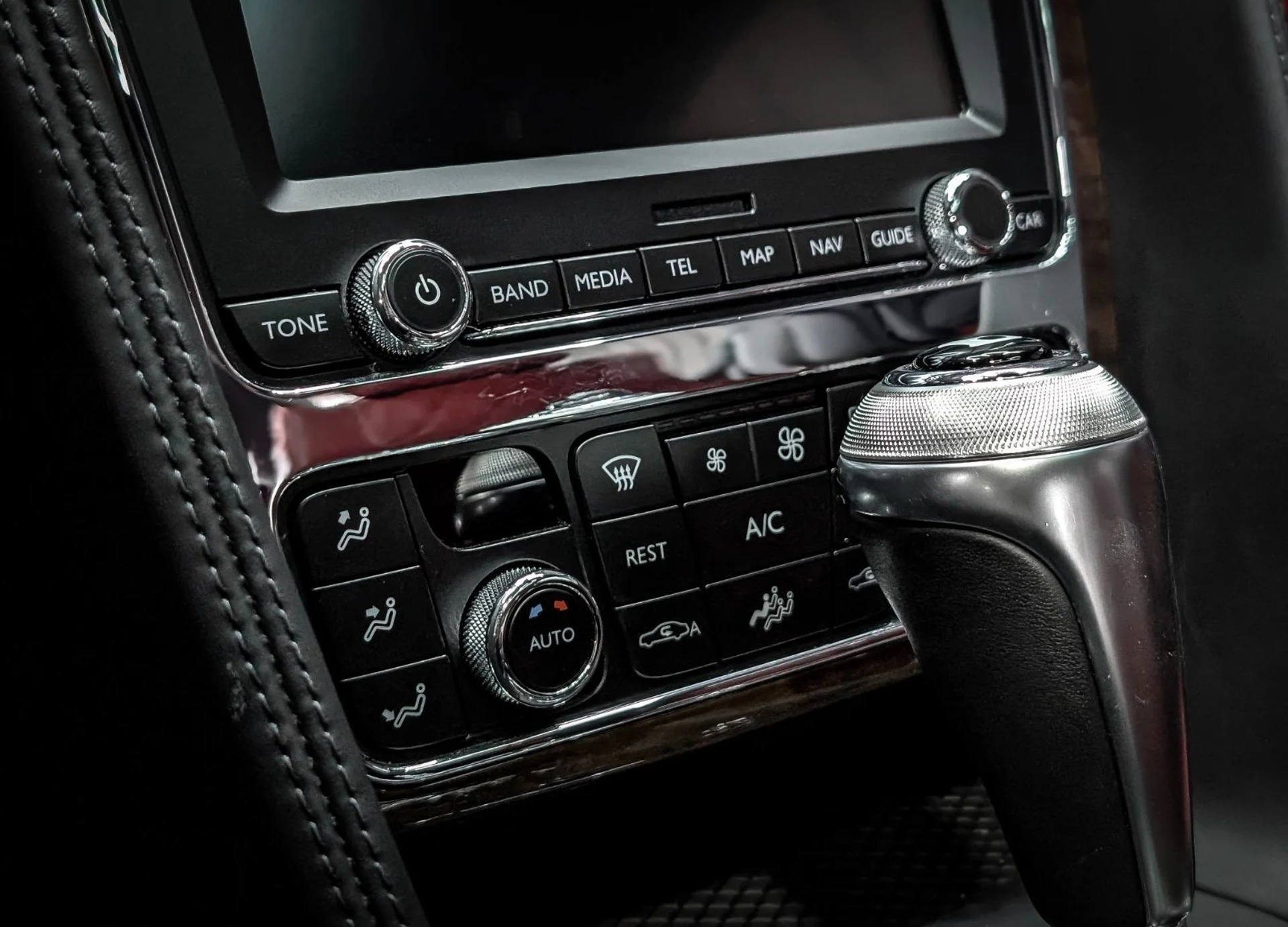 mph031_3778482085_36587952_09372_2017_bentley_flying_spur_058_97ef67ec21