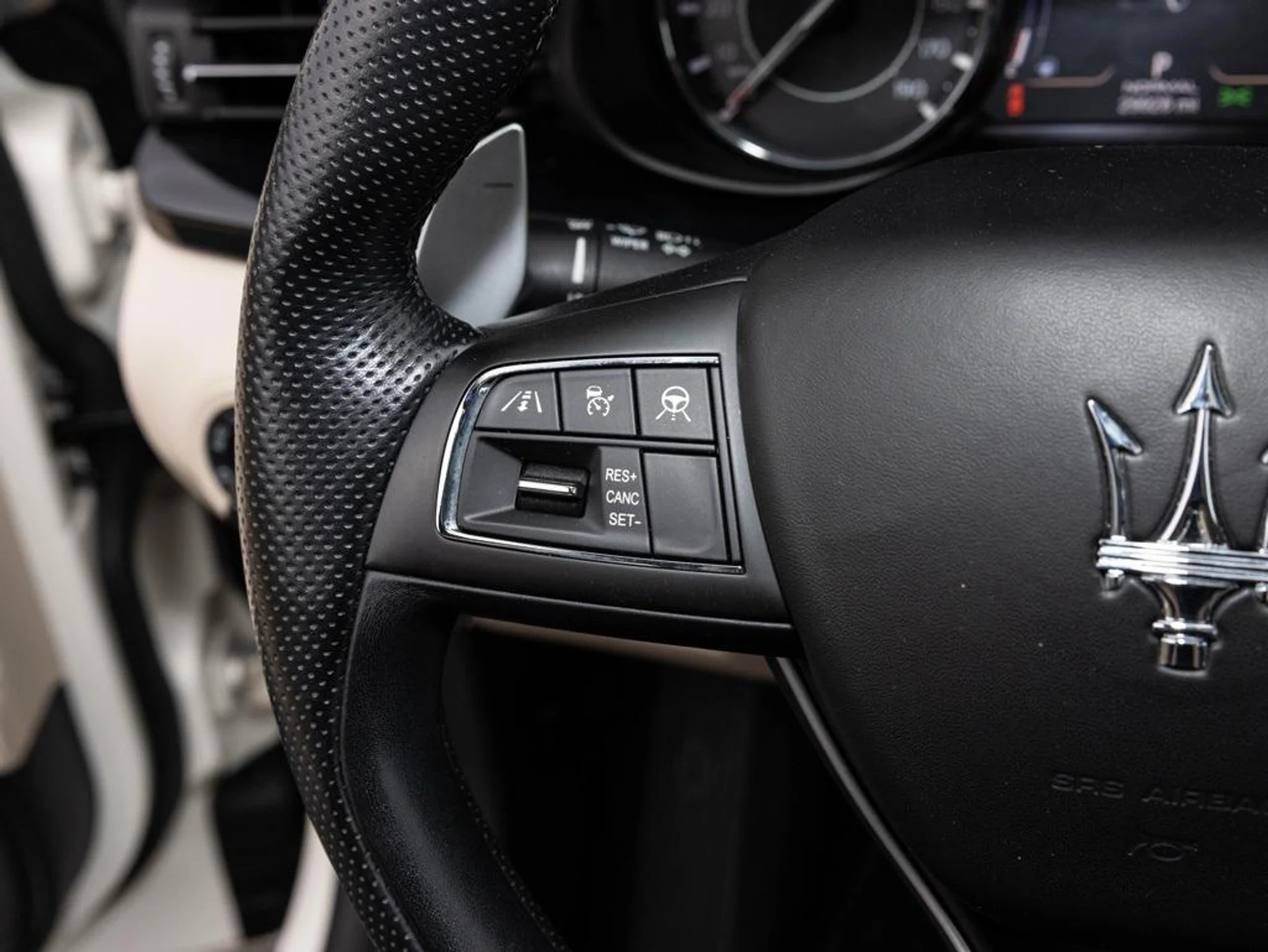 mph031_3785271925_472374605_6925efcd42064a968b9b85c7_4ad6b9627e