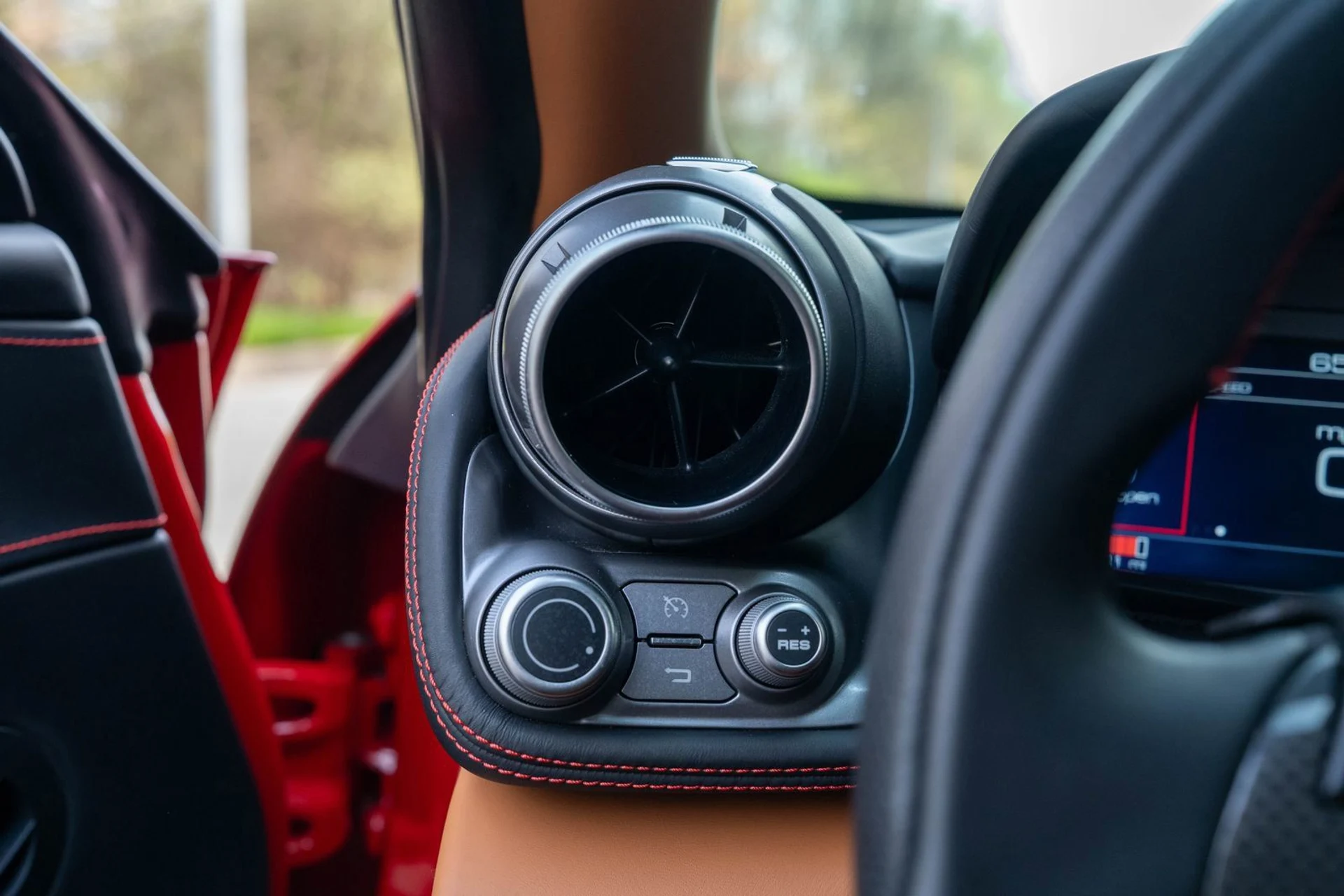 mph031_3803211350_1a3a18e64707408b8fc1966ecd7ef0d5_06ac6e872d